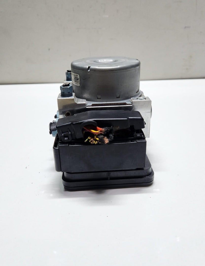 16-17 BMW 320i Abs Pump Control Module 6875559 F20 F22 F30 F31 F32 F34 F36 OEM
