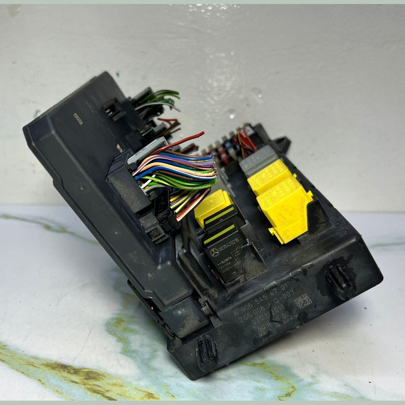 10-18 Mercedes-Benz Sprinter W906 Fuse Box SAM Control A906 9006303 OEM