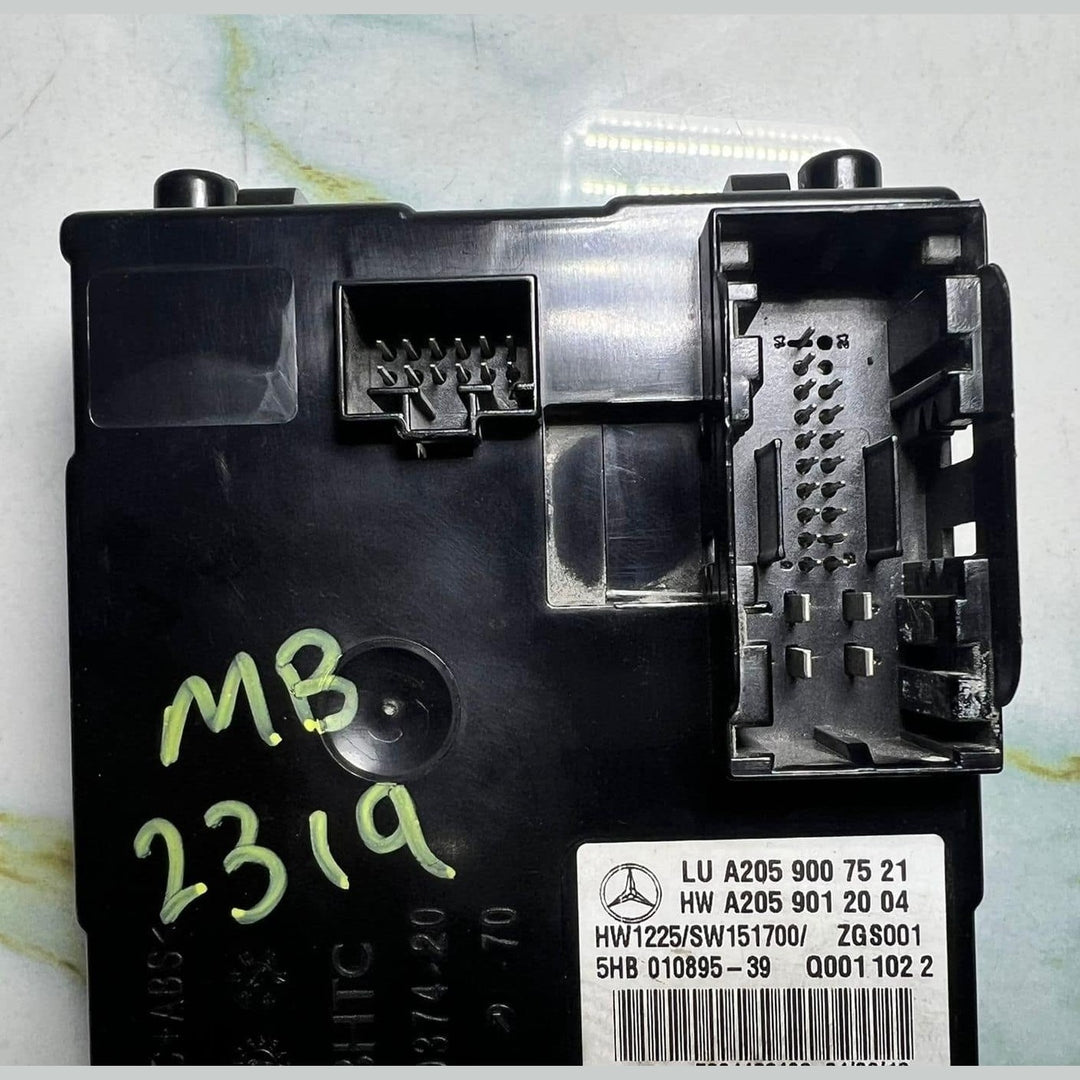 2015-2017 Mercedes C300 Air Conditioner Control Module A2059007521 W205 C-Class
