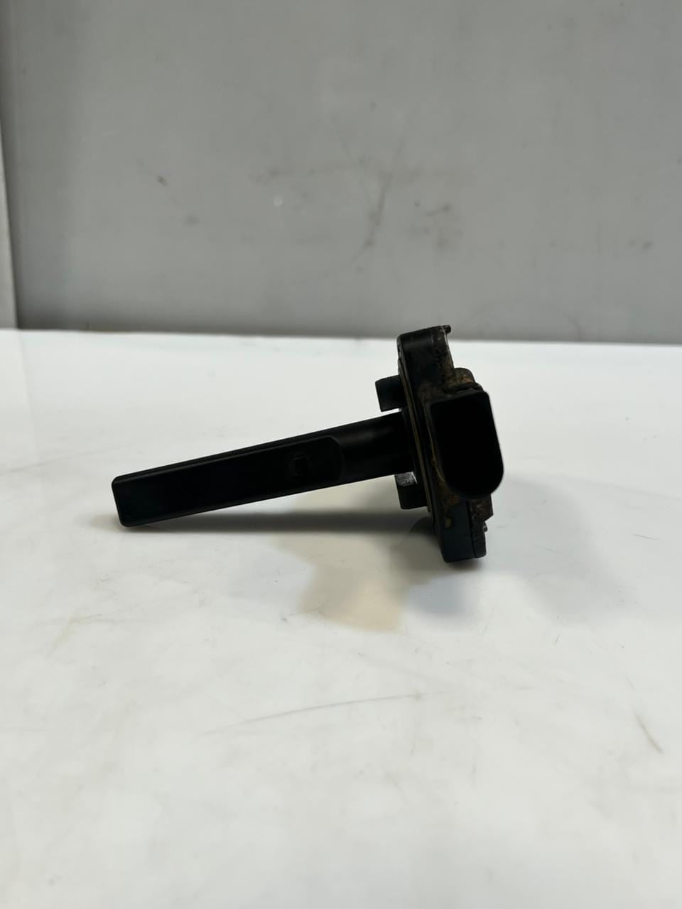 1999-2000 BMW 328i 3 Series E46 Engine sump pan Oil Level Sensor 1433596 OEM