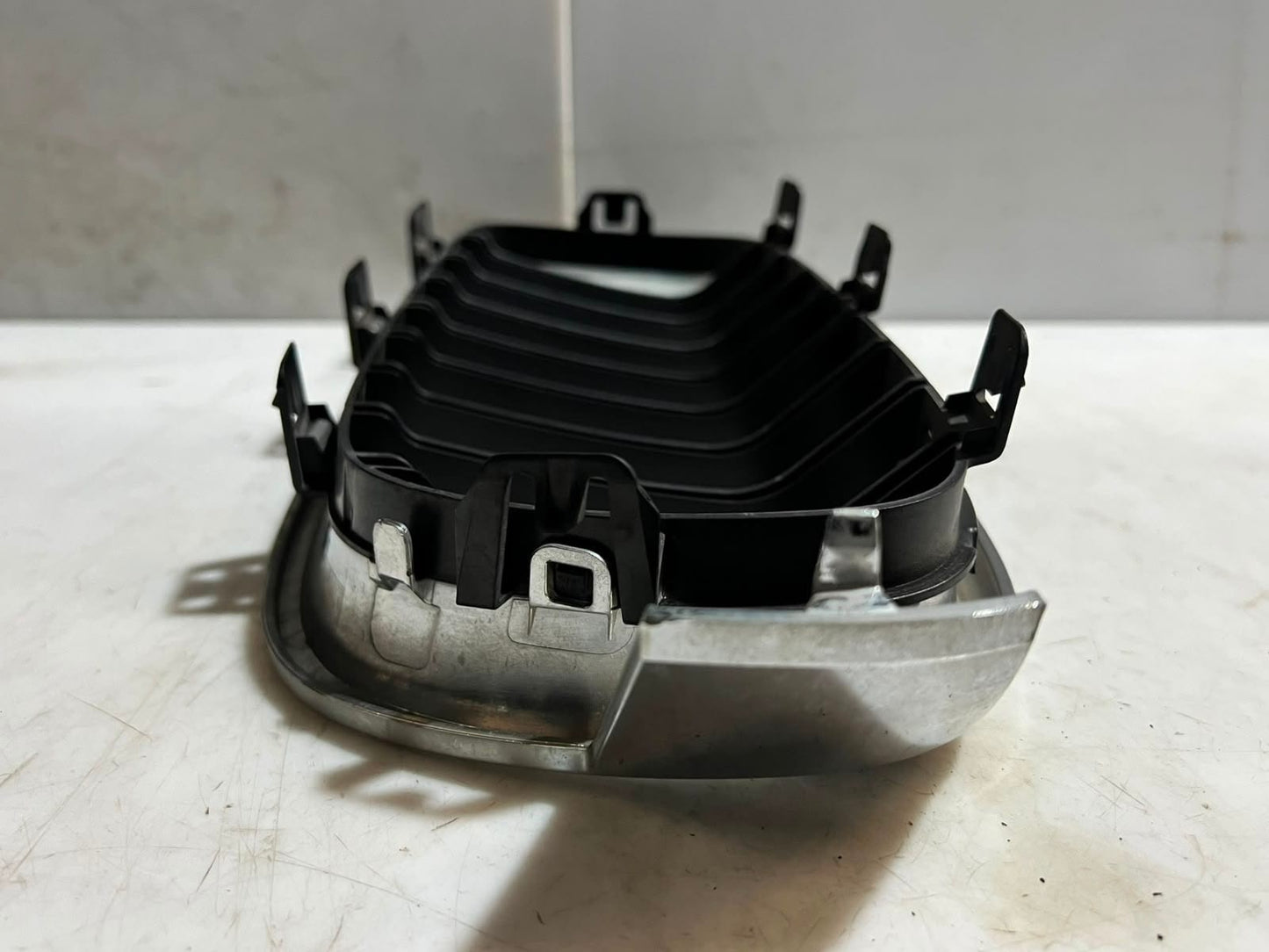 2016-2018 BMW 3 Series F30 F31 F35 F80 330e Front BUMPER Grille 7295442 OEM