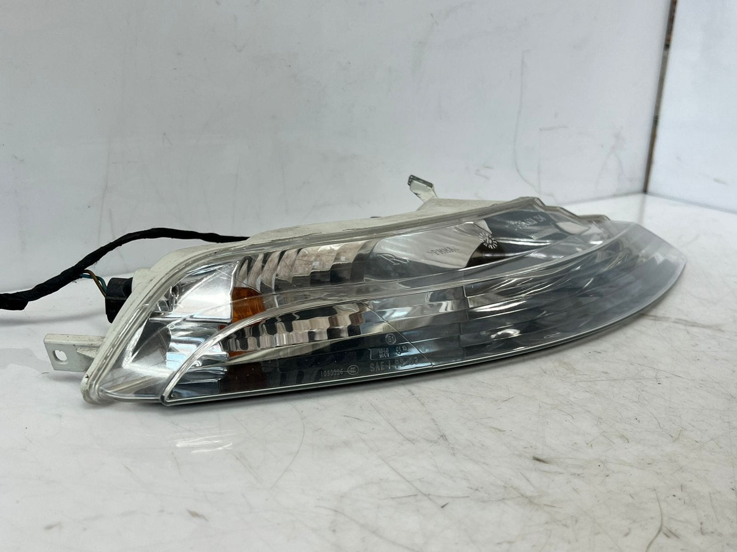 BMW 6 Series E63 E64 Front Right SIDE Turn Indicator Light 7165806 OEM