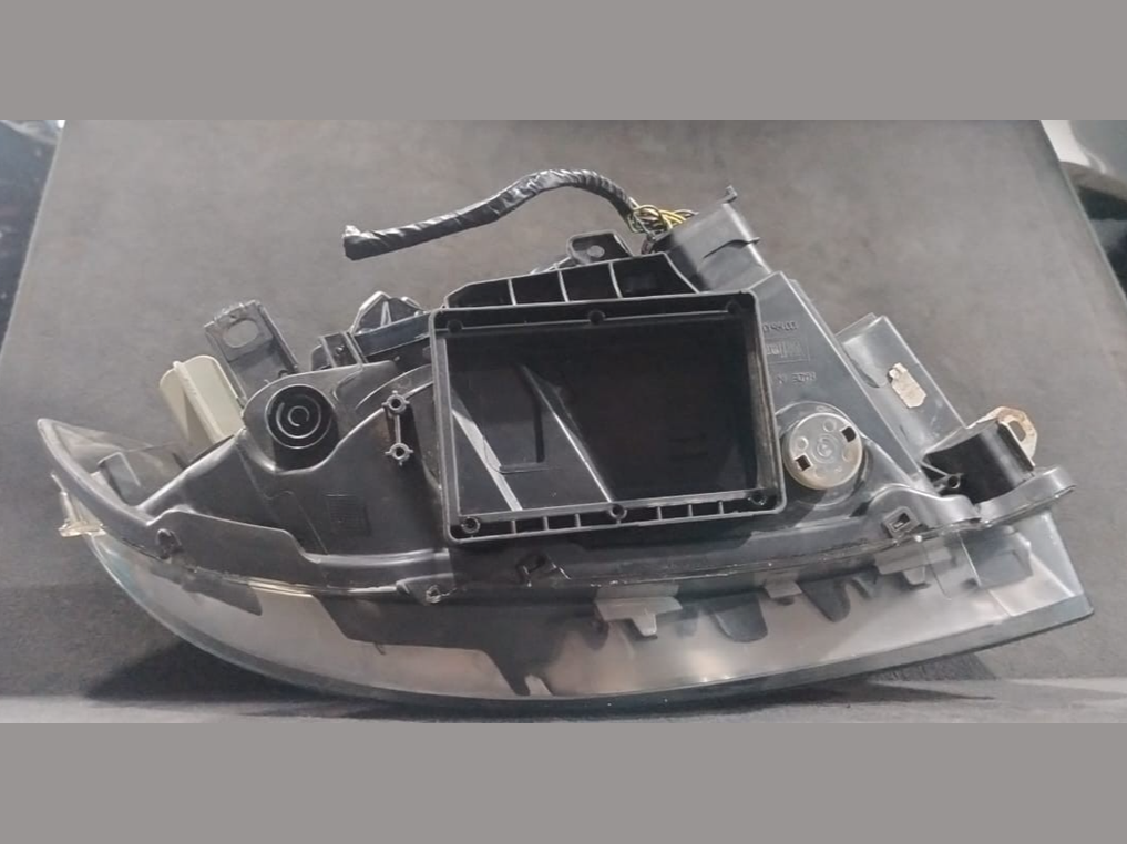 BMW 1 SERIES E81 E82 E87 E88  LEFT SIDE  HEADLIGHT LAMP  -7249651