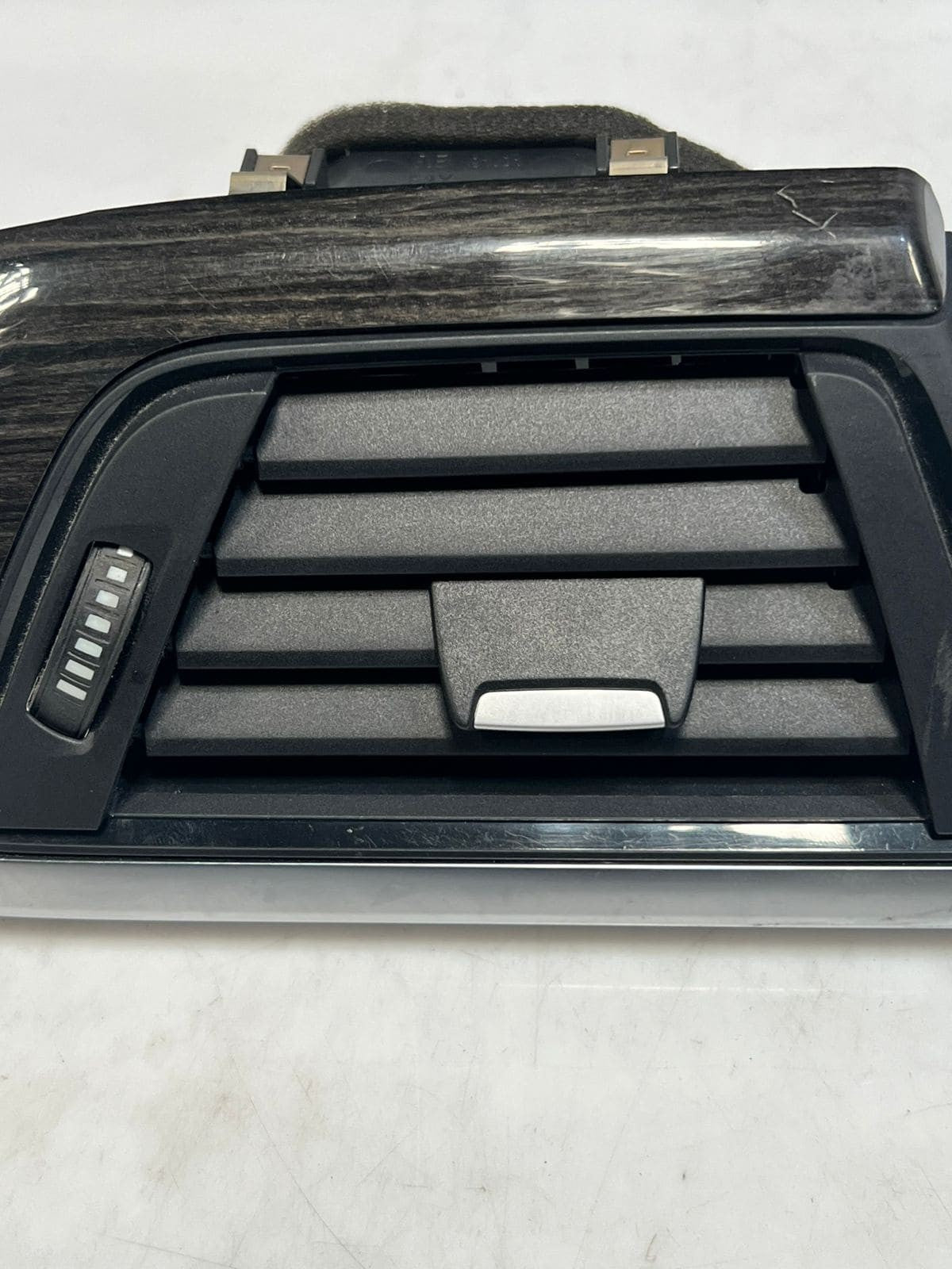BMW 4' F30, F31, F80 Dashboard Air Vent Grille Right 9231995 OEM