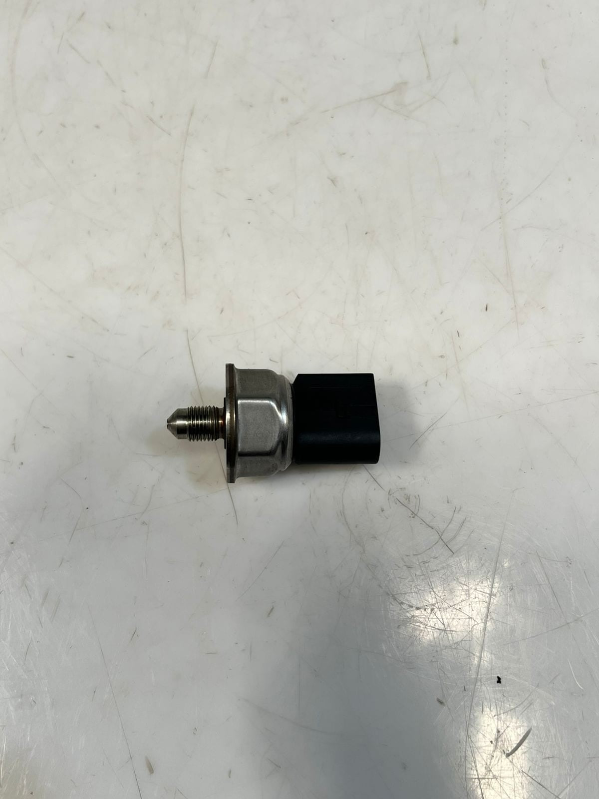 BMW 1 3 5 6 7 Series, X5, X6, Z4 Fuel Rail Pressure Sensor 7537319 OEM
