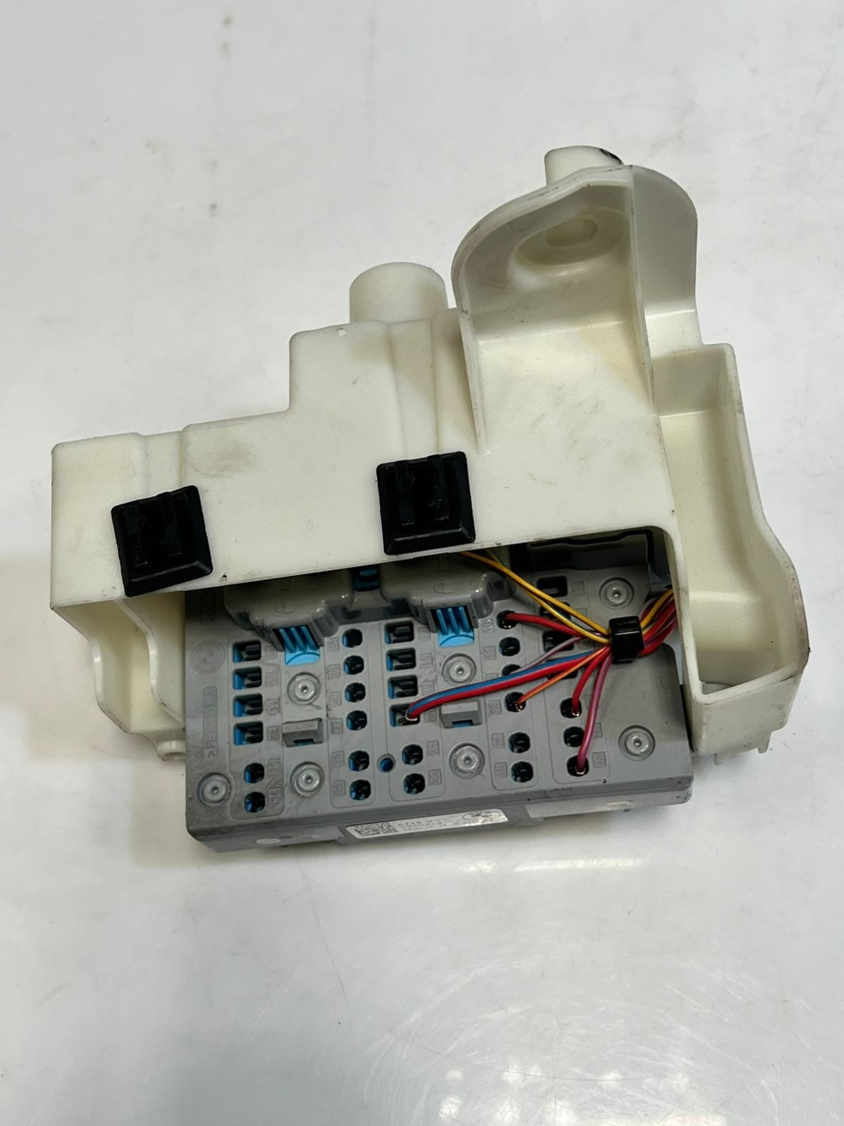 BMW 330i G20 G21 G30 G31 G11 FRONT LEFT SIDE POWER DISTRIBUTION Fuse Box 9350314