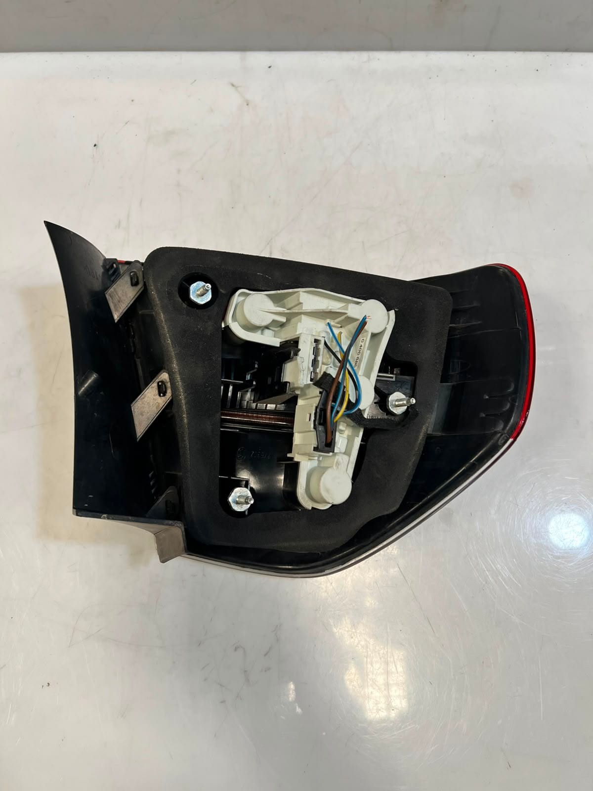 BMW  3 Series E90 TYC TAIL Light Rear Left RIGHT BACKLIGHT 0406879 0406880 OEM