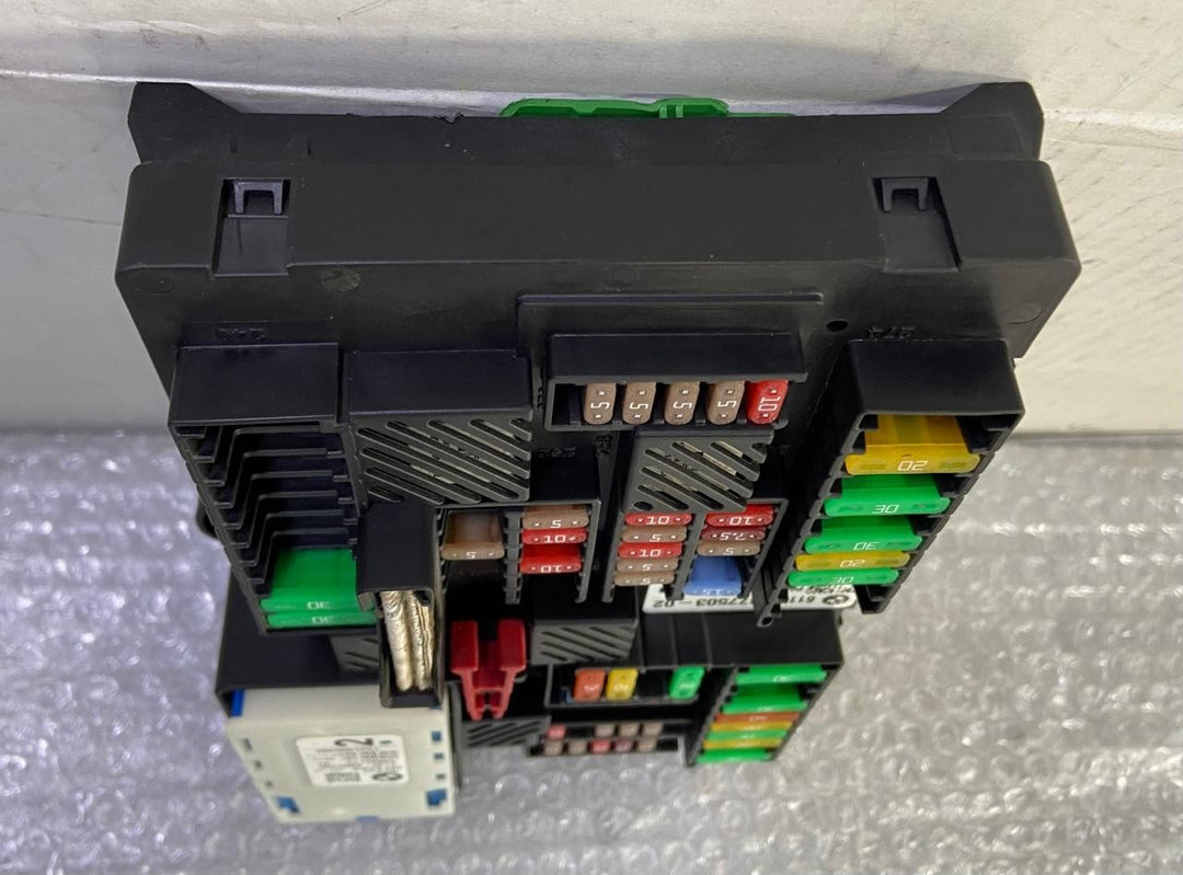 OEM BMW 740 750 G11 G12 REAR POWER DISTRIBUTION FUSE RELAY BOX MODULE 9377503