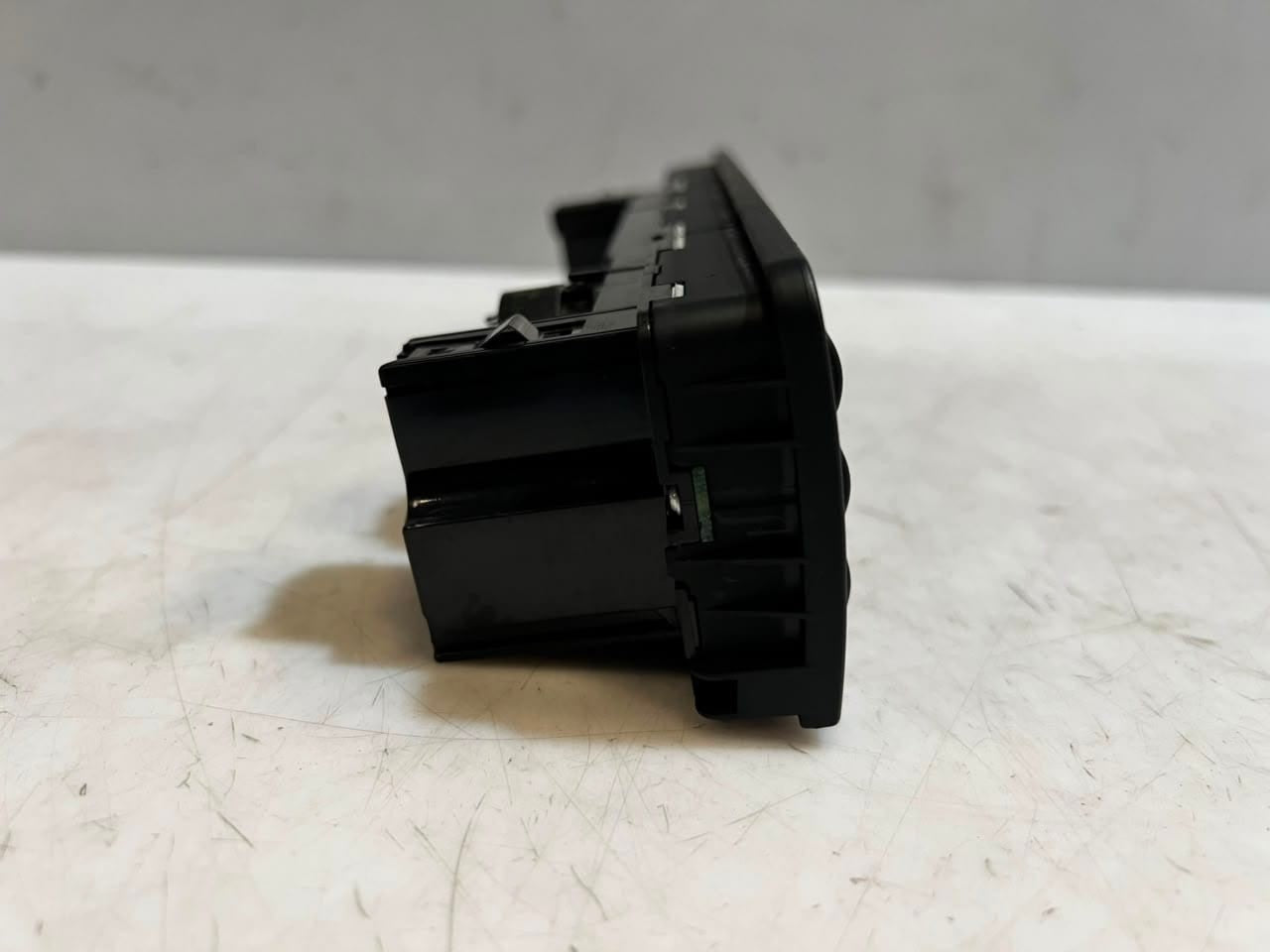 2001-2006 BMW 325i  E46 3 Series 325i, 328i, 330I Climate Control Unit 6941732