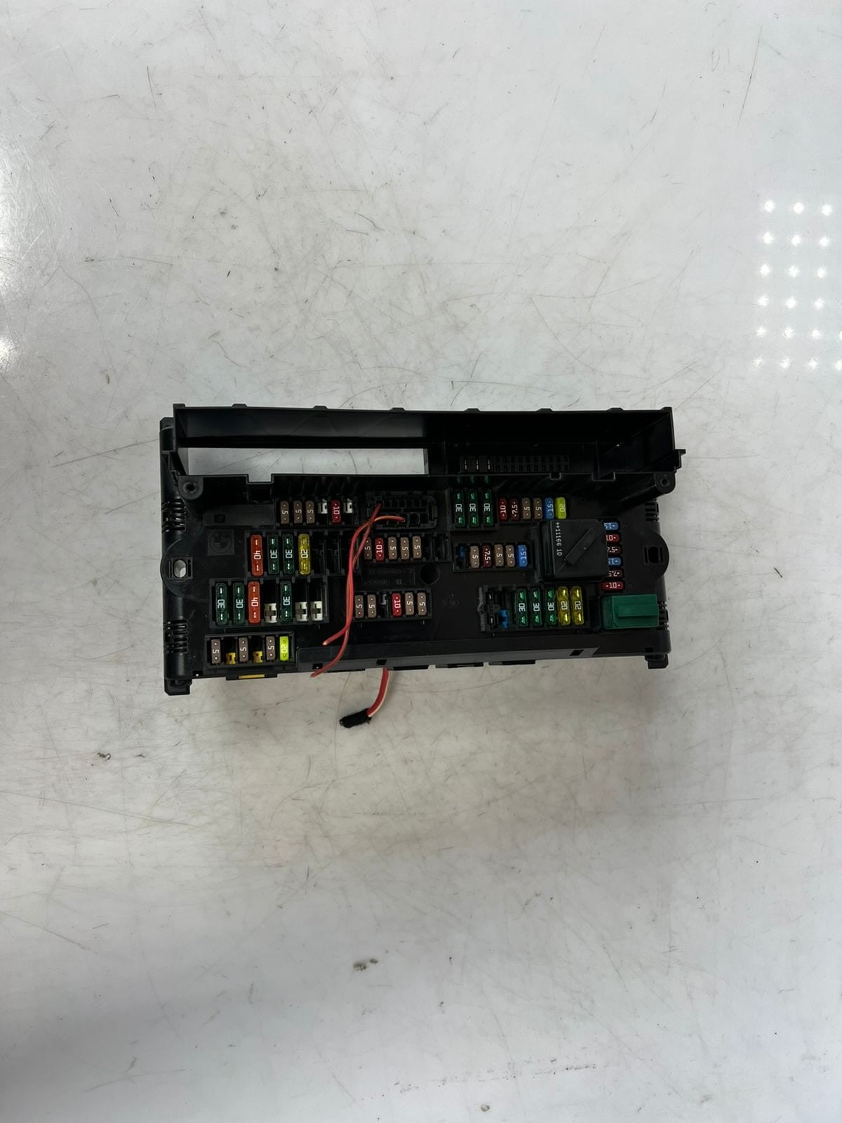 2011-2014 BMW X3 F25 Front Power Distribution Fuse Box 9210863 OEM