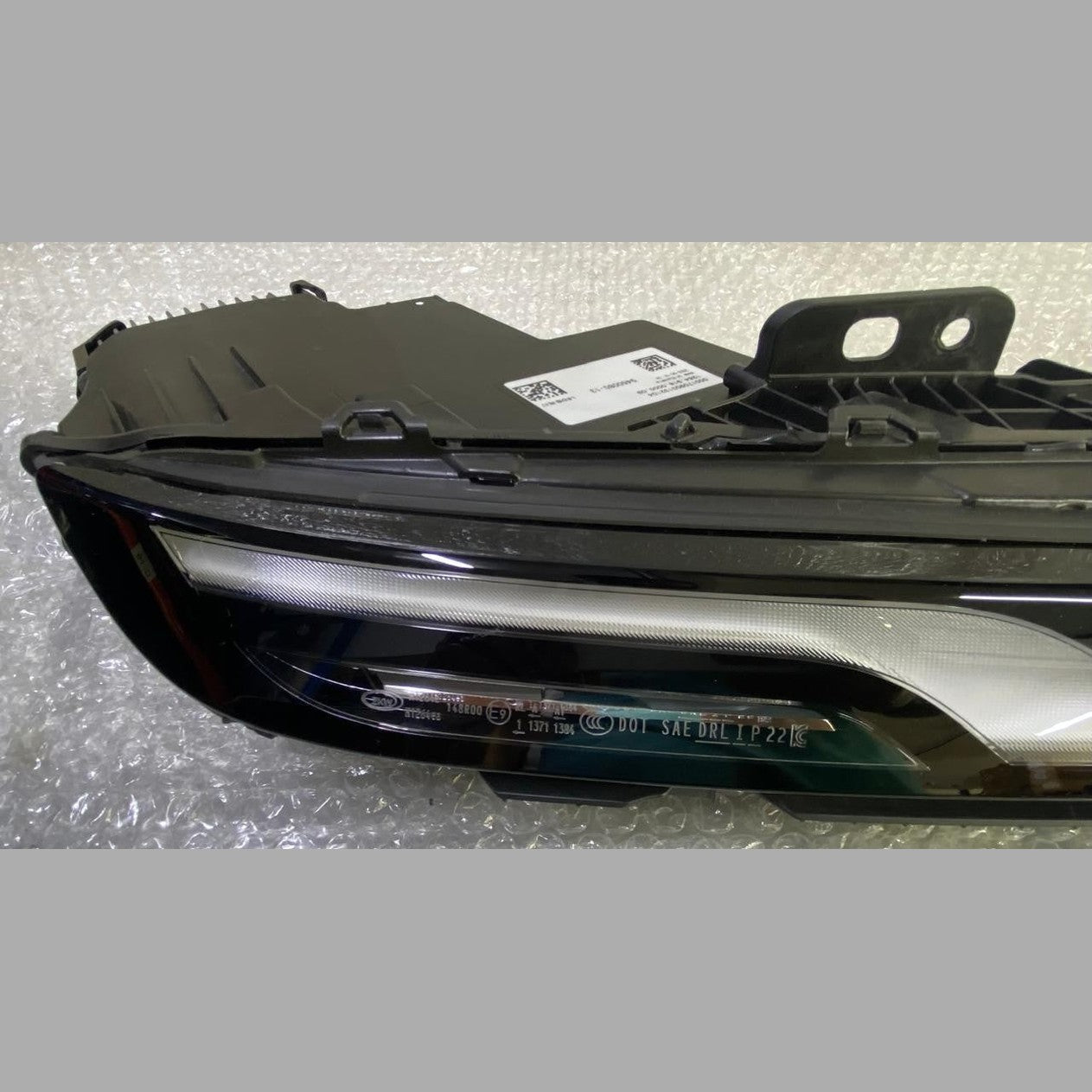 OEM 2023-2024 BMW 7 SERIES G70 RIGHT DRL DAYTIME RUNNING LIGHT LED 9450080