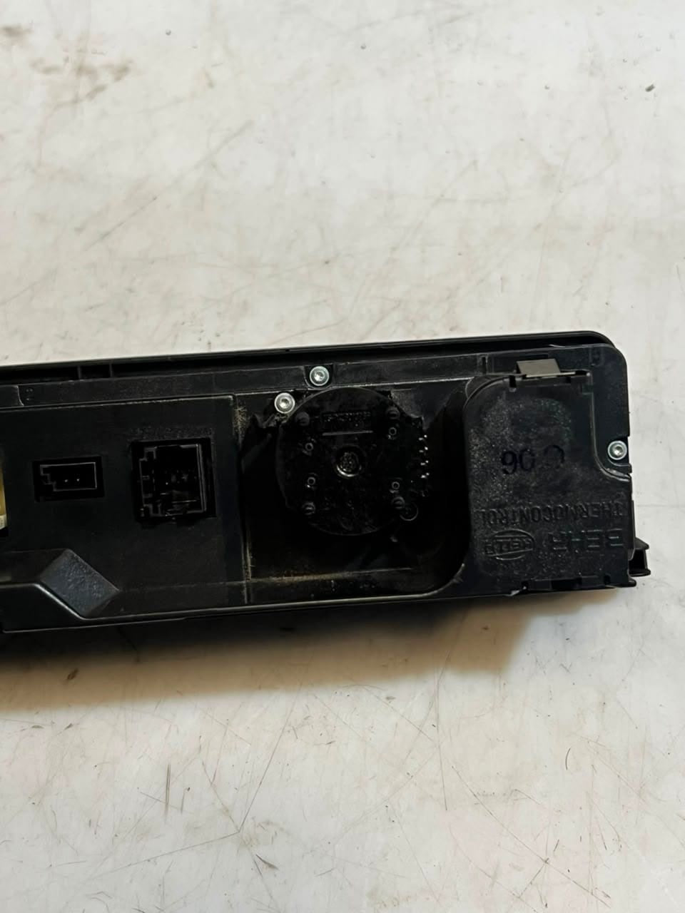 2001-2006 BMW 325i  E46 3 Series 325i, 328i, 330I Climate Control Unit 6941732