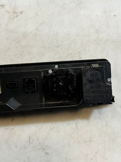 2001-2006 BMW 325i  E46 3 Series 325i, 328i, 330I Climate Control Unit 6941732
