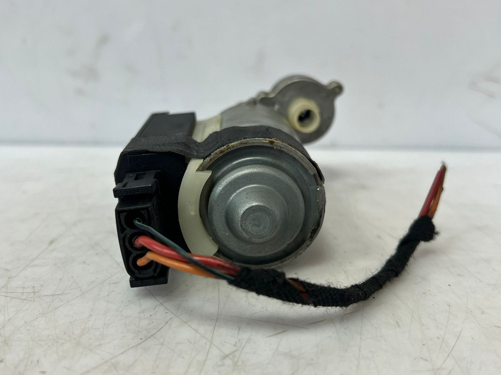 2000-2006 BMW X5 E53 Steering Column Adjustment Motor 6903945 OEM