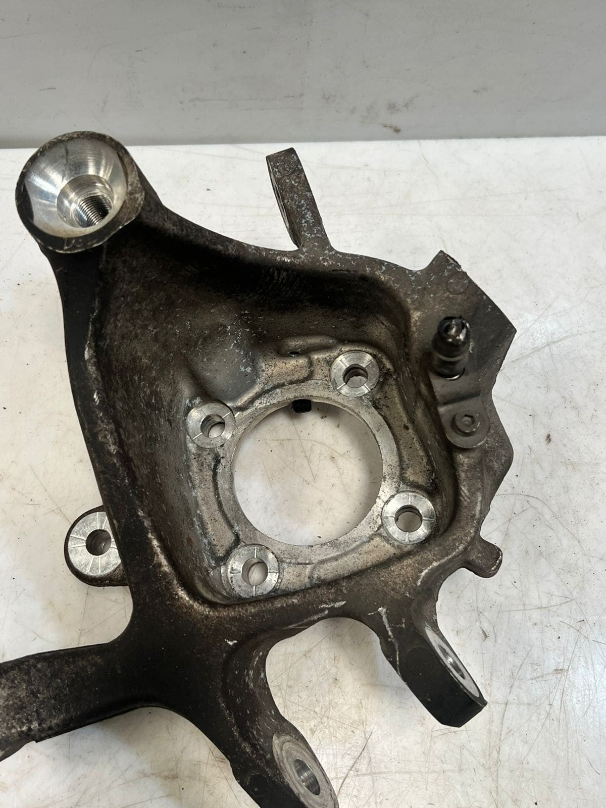 2008-2014 BMW 750i 7' F01 F02 F03 F04 Rear Wheel Hub Spindle Knuckle 6797447
