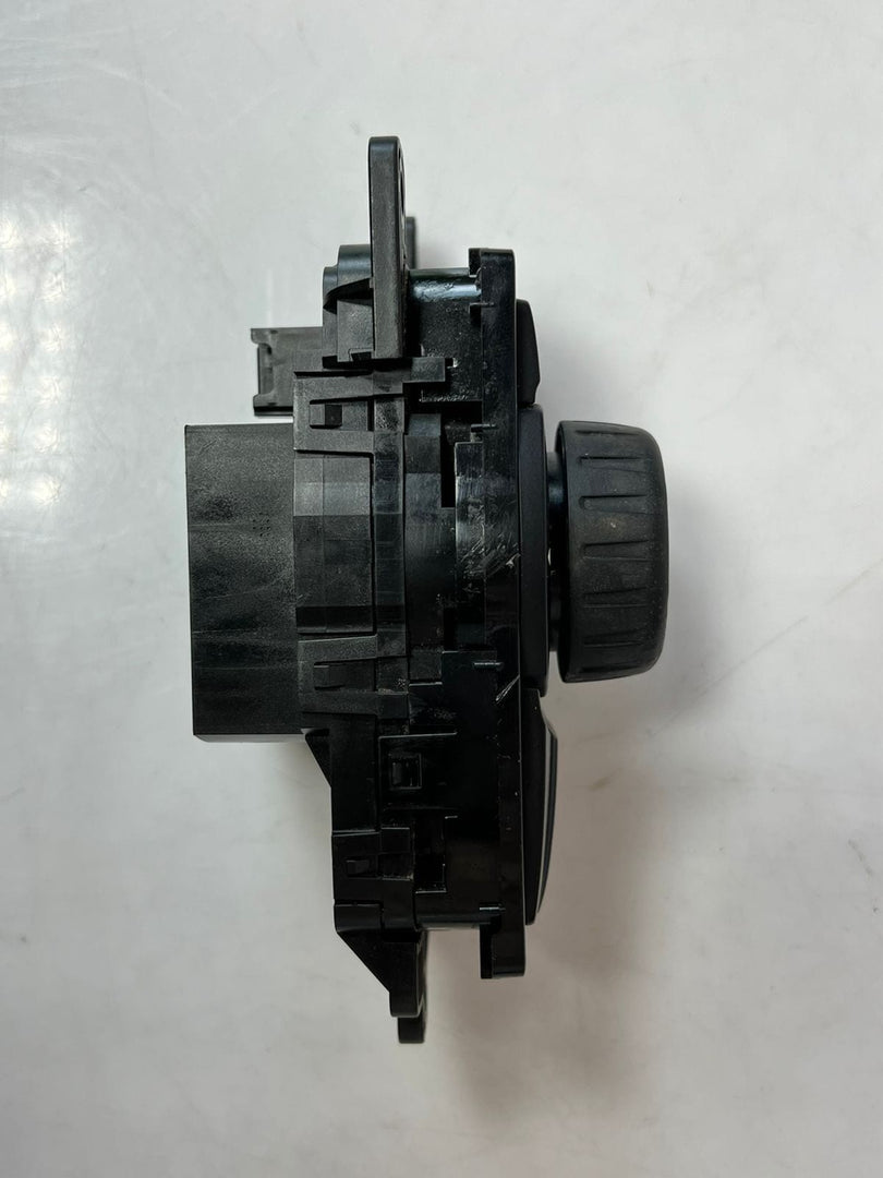 2012-2015 BMW 320i 3' F30, 2' F22 X3 X5 Idrive Media Controller 9317695 OEM