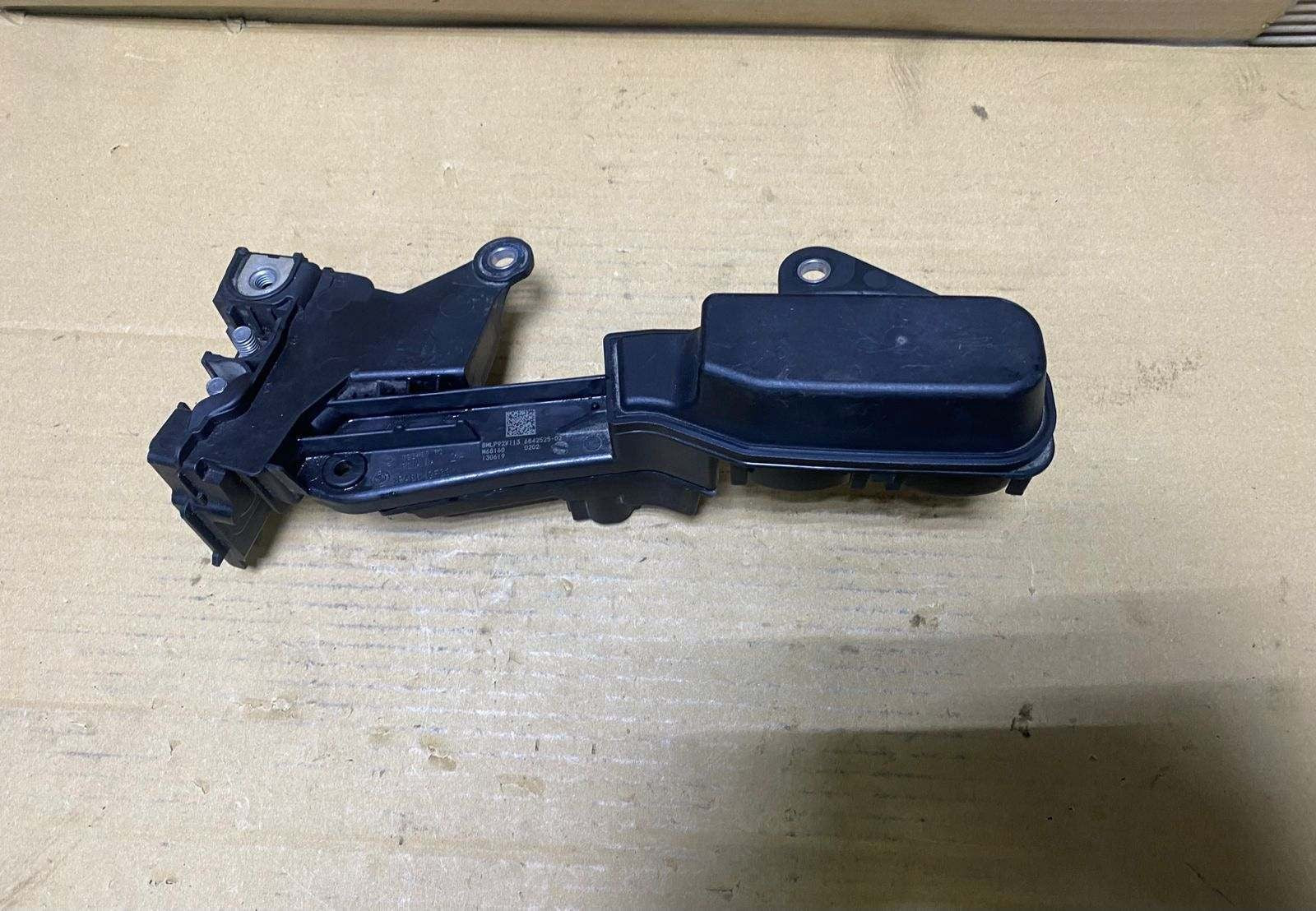 BMW Battery Jump Start Terminal Box 6842525,3 Series G20 G21, 4 Series G22 G23 G