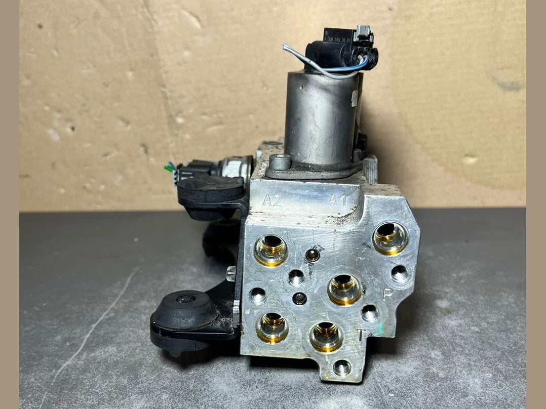 13-16 Mercedes GL450 GL550 Front Hydraulic Suspension Valve A166 3201158 OEM