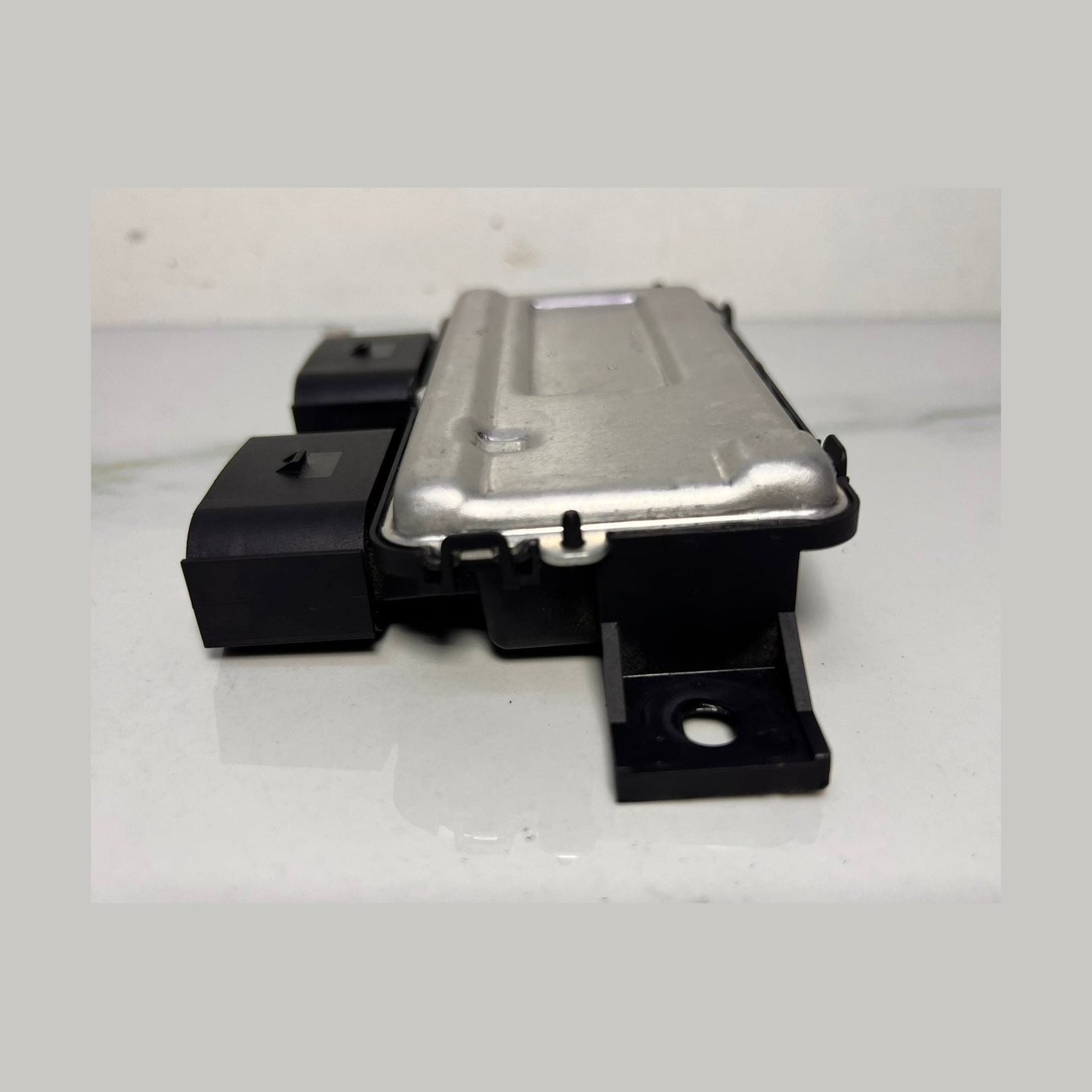 Mercedes-Benz Fuel Pump Driver Module A 000 9008214