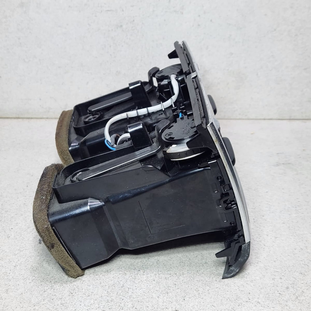 2016-2020 BMW 740i Rear Center Console Air Vent Trim Panel 930174508 740 750 G11