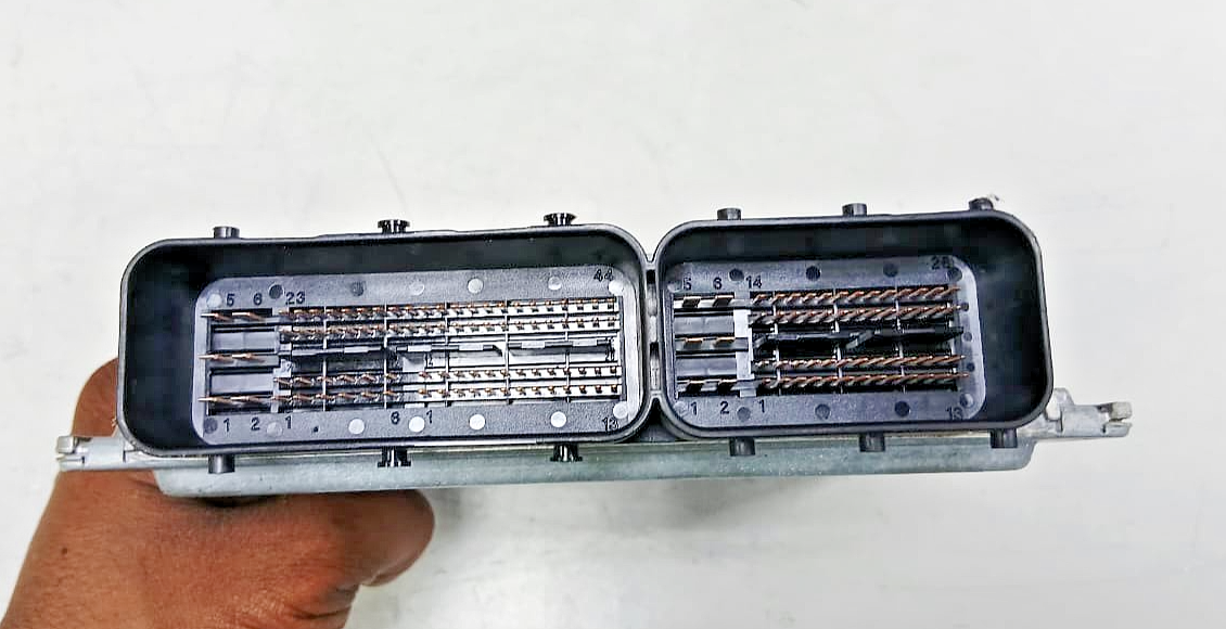 BMW 530i E60 2005 N52 ENGINE CONTROL UNIT ECU MODULE DME MSV70 7553166