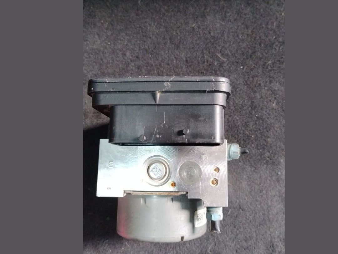 2015 BMW M4 F82 ANTI LOCK BREAKING SYSTEM Abs Control Unit 7852637