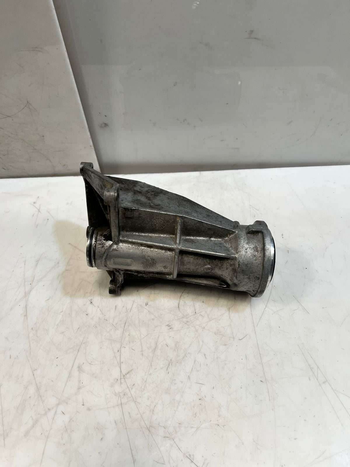 2014-2018 BMW X5 F15 and E70 LCI FRONT Driveshaft Support Bracket 7600691 OEM