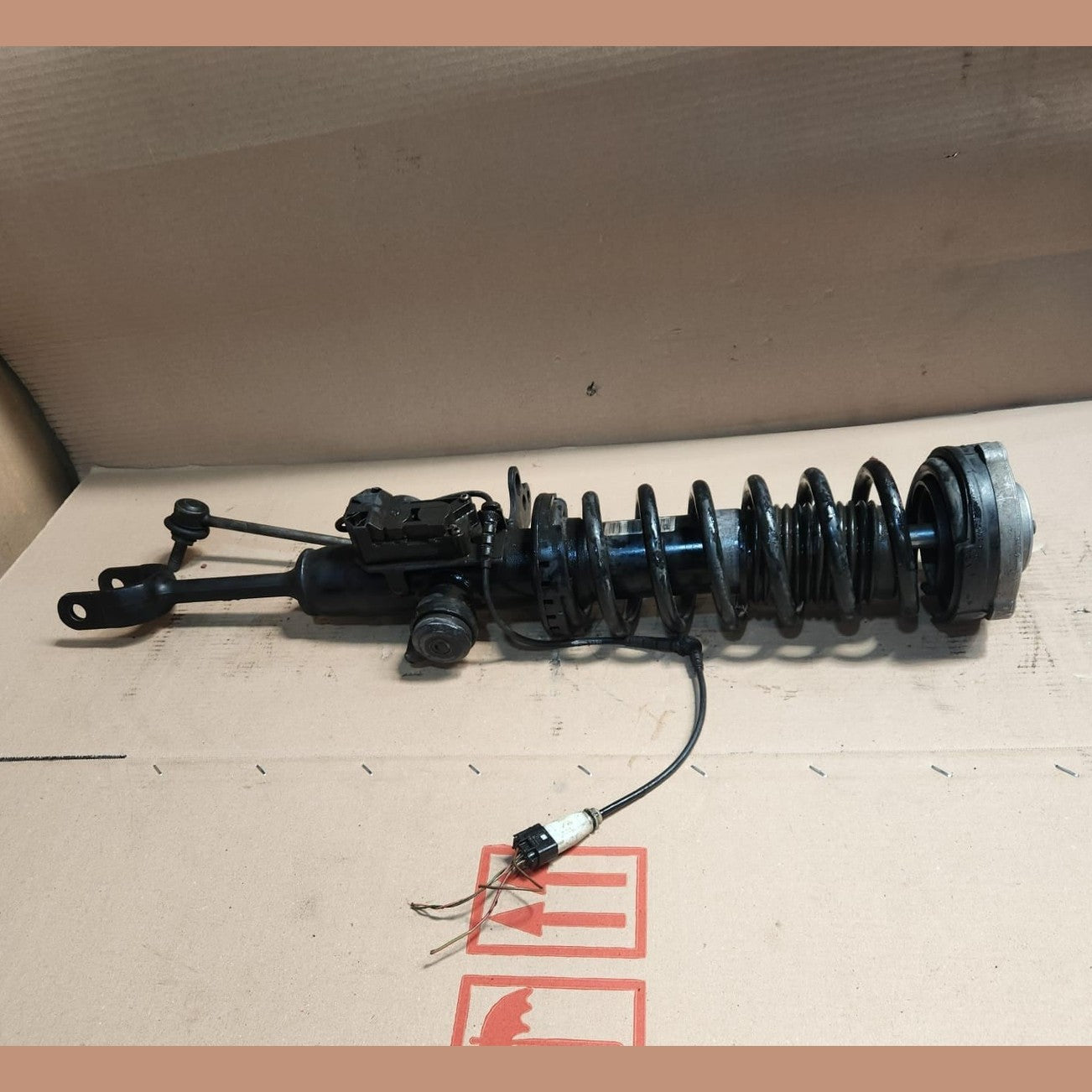 2010-2016 BMW 550i Shock Absorber Strut Front Left 6850221 5 Series F07 GT 