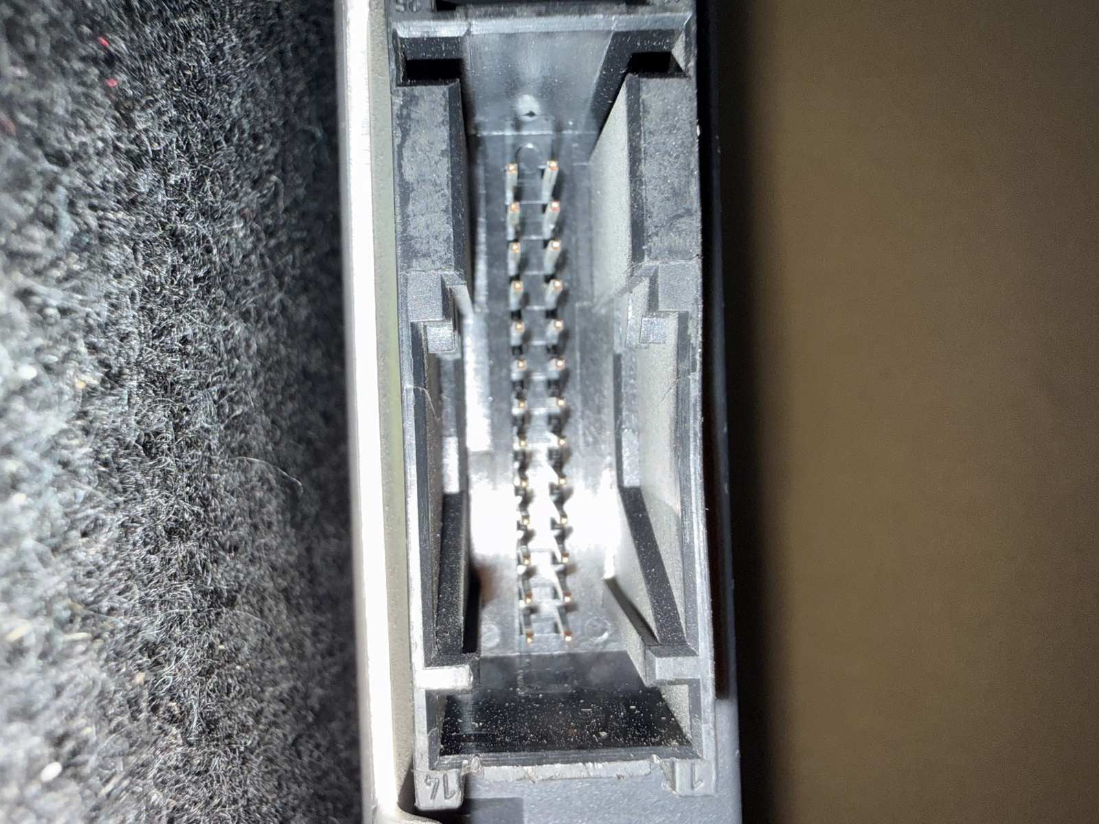 2010-2013 BMW 528i, 535i, 550i, 640i, 650i, 750i Footwell Control Module 9273629