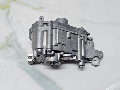 OEM BMW F80 F82 F83 M3 M4 S55 Engine Oil Lubrication Pump Brand New 8011851