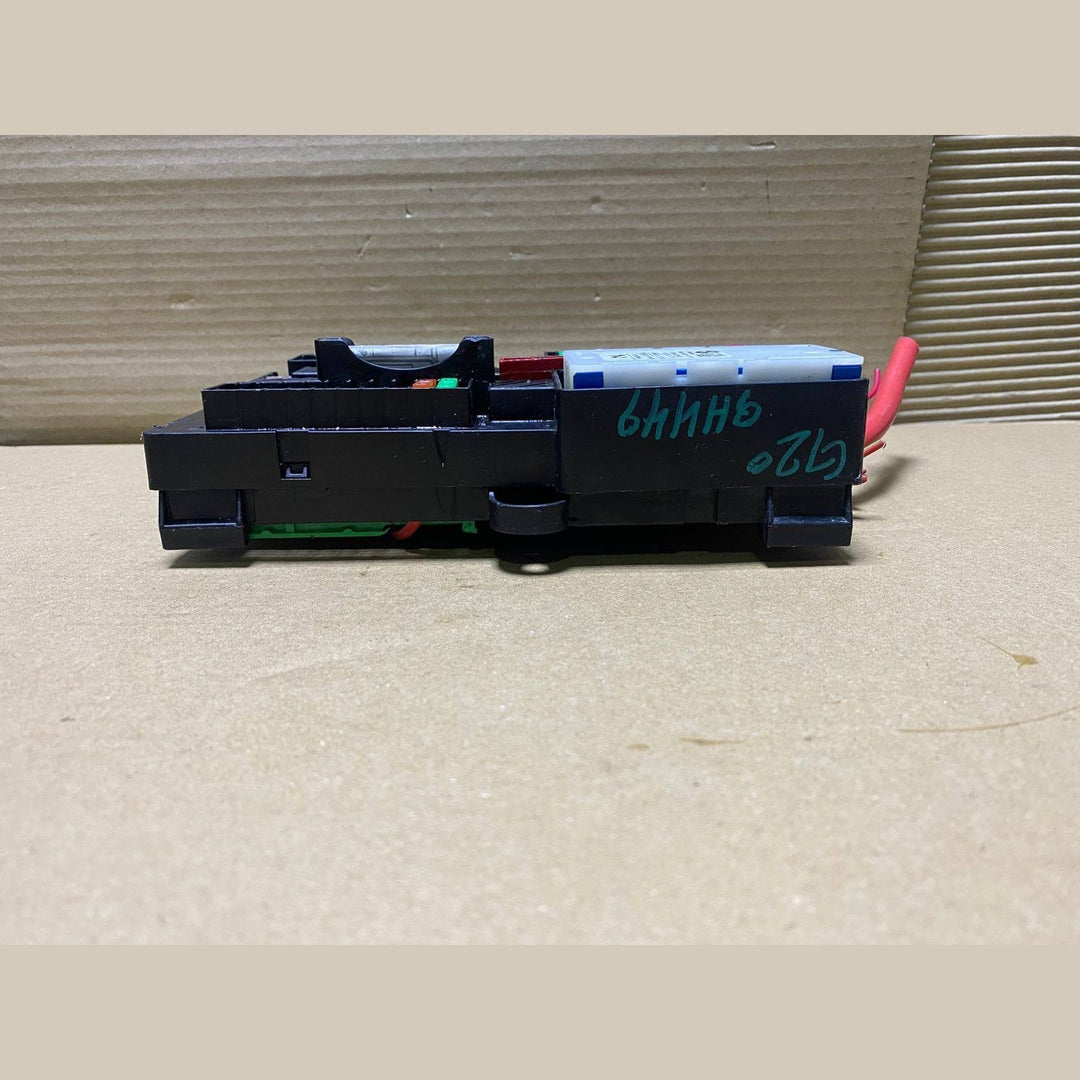 2018-2022 BMW 330i Fuse Box 8715718  330i G20 
