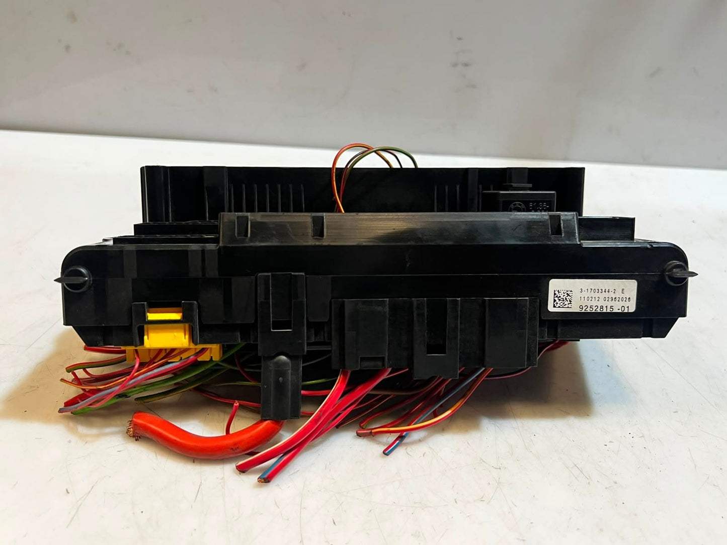 2012-2015 BMW F10 F12 F13 5 6 Series 650i Power Distribution Fuse Box 9252815
