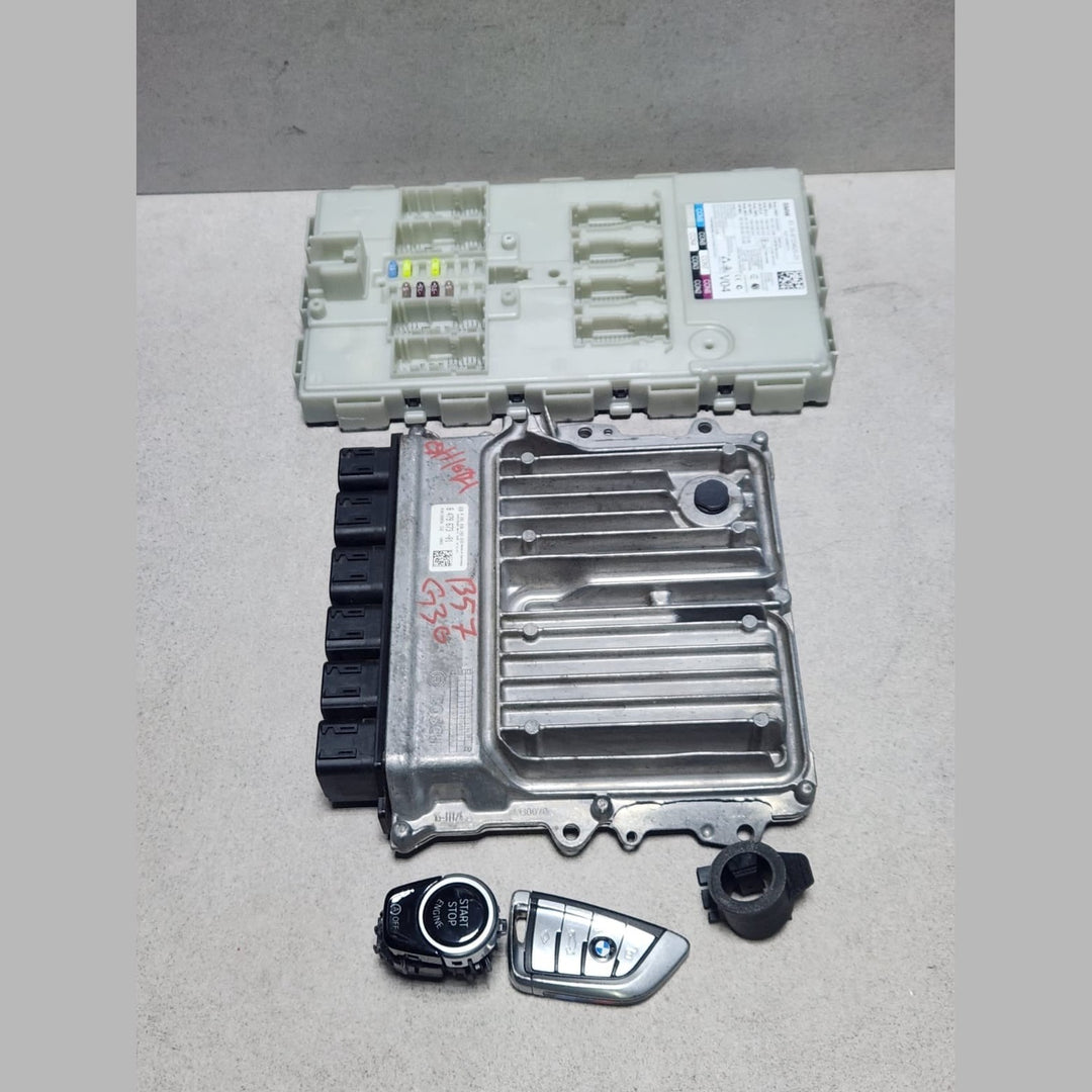 2017 5 Series G30 BMW 530d Engine Control Unit 8479673 B57D30A RHD ECU SET