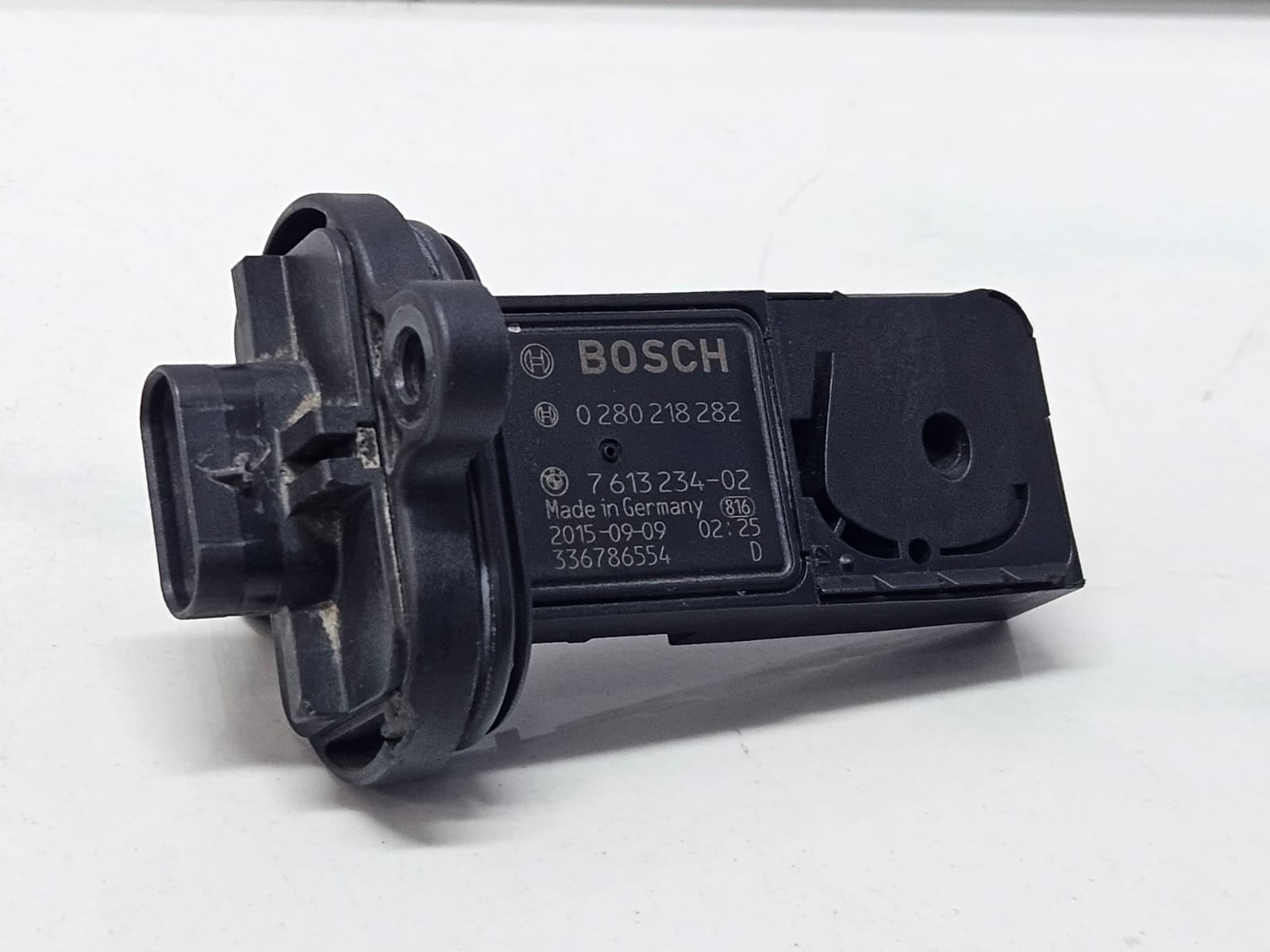 2013-2017 BMW 750i 7 Series F01 F02 F03 F04 Mass Air Flow Sensor 7613234 OEM
