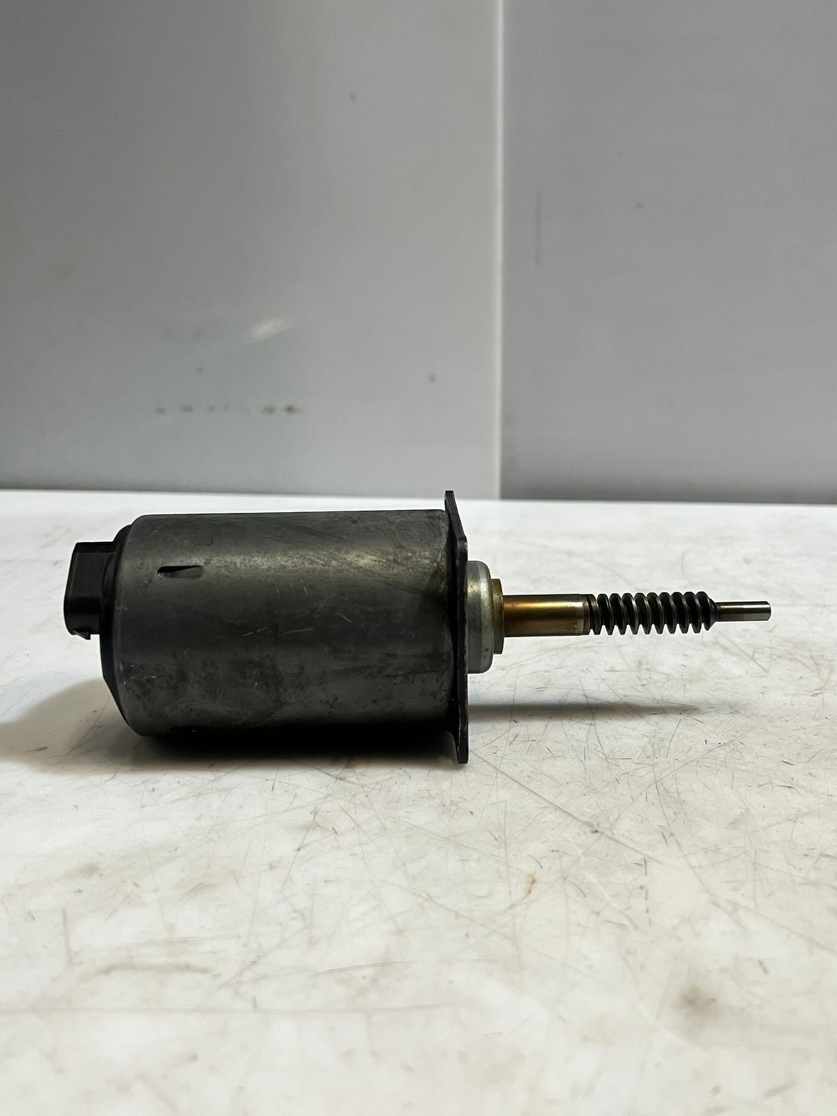 2002-2005 BMW 7 Series E65 E66 and 745i Camshaft Actuator 7506788 OEM