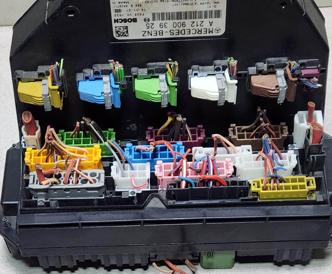 Mercedes-Benz E GLK C Sam Control Module Front A2129003925 E-Class W212 GLK204