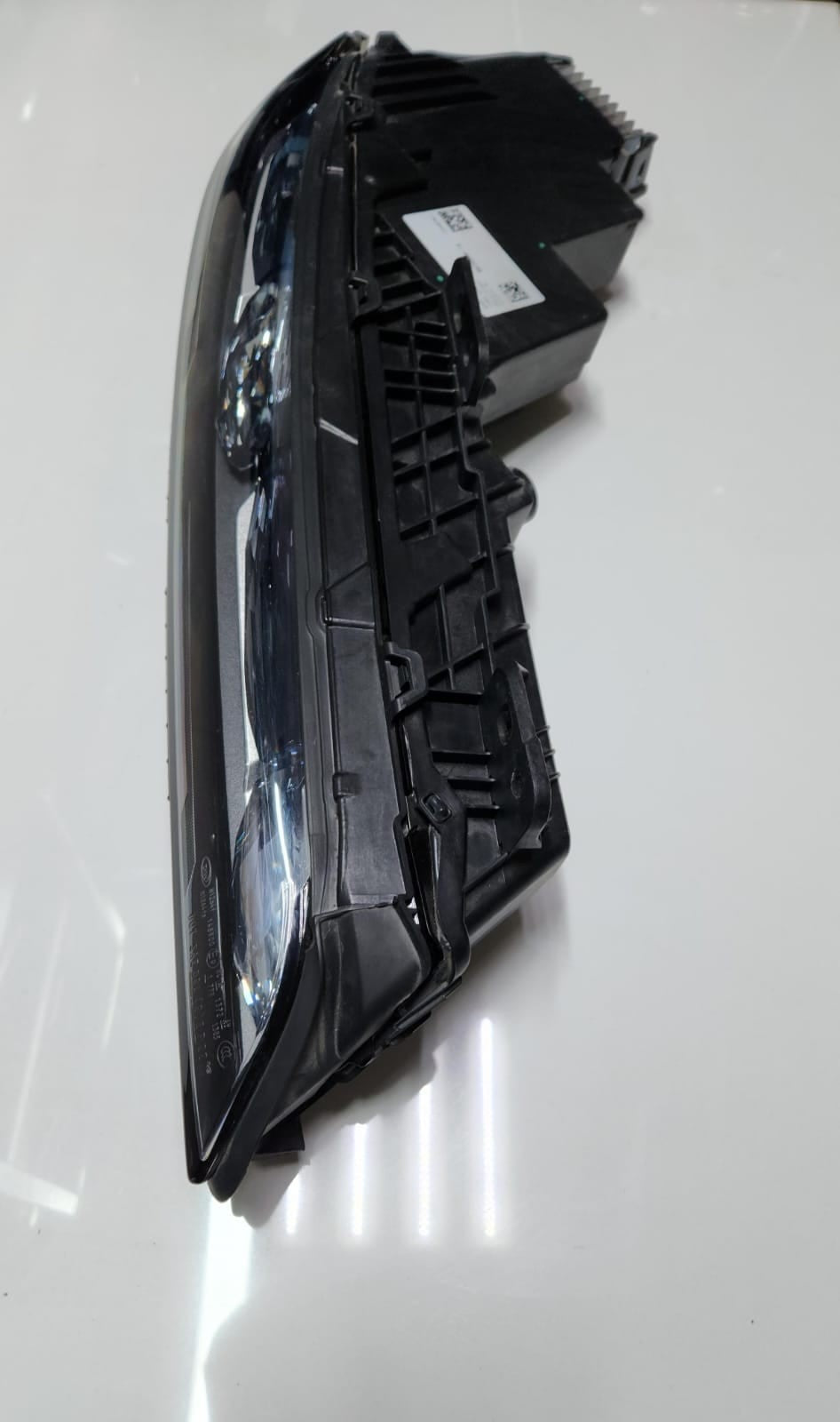 Genuine 2023-2025 BMW i7 Headlight Upper CRYSTAL 9879936 7 Series G70 i7 