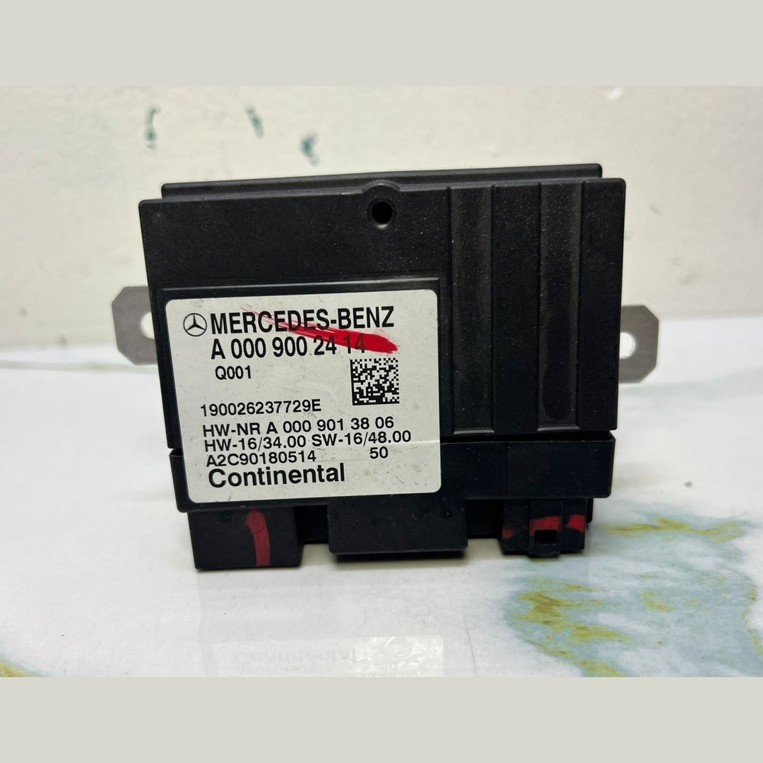 Mercedes-Benz Fuel Pump Computer Control Module A 000 900 24 14 GLC350