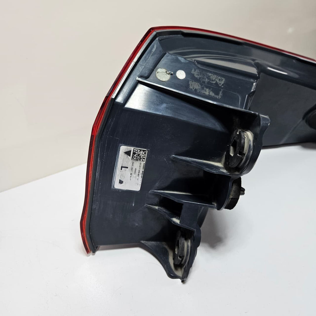 OEM BMW 5 Series F90 M5 G30 G38 Rear LEFT Side Taillight 7376463 OEM