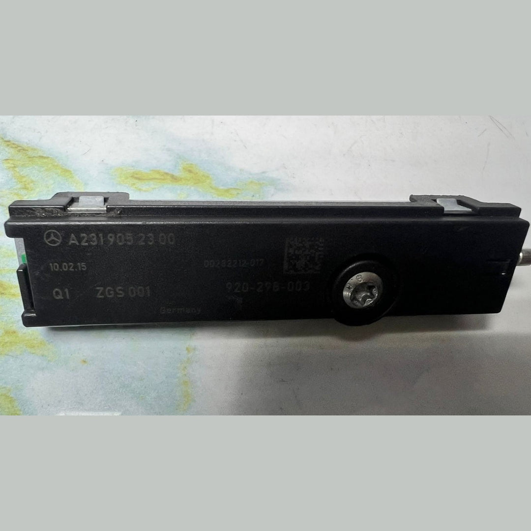 2016 Mercedes-Benz SL63 AMG Antenna Amplifier A2319052300 SL63 AMG R231, C43 AMG