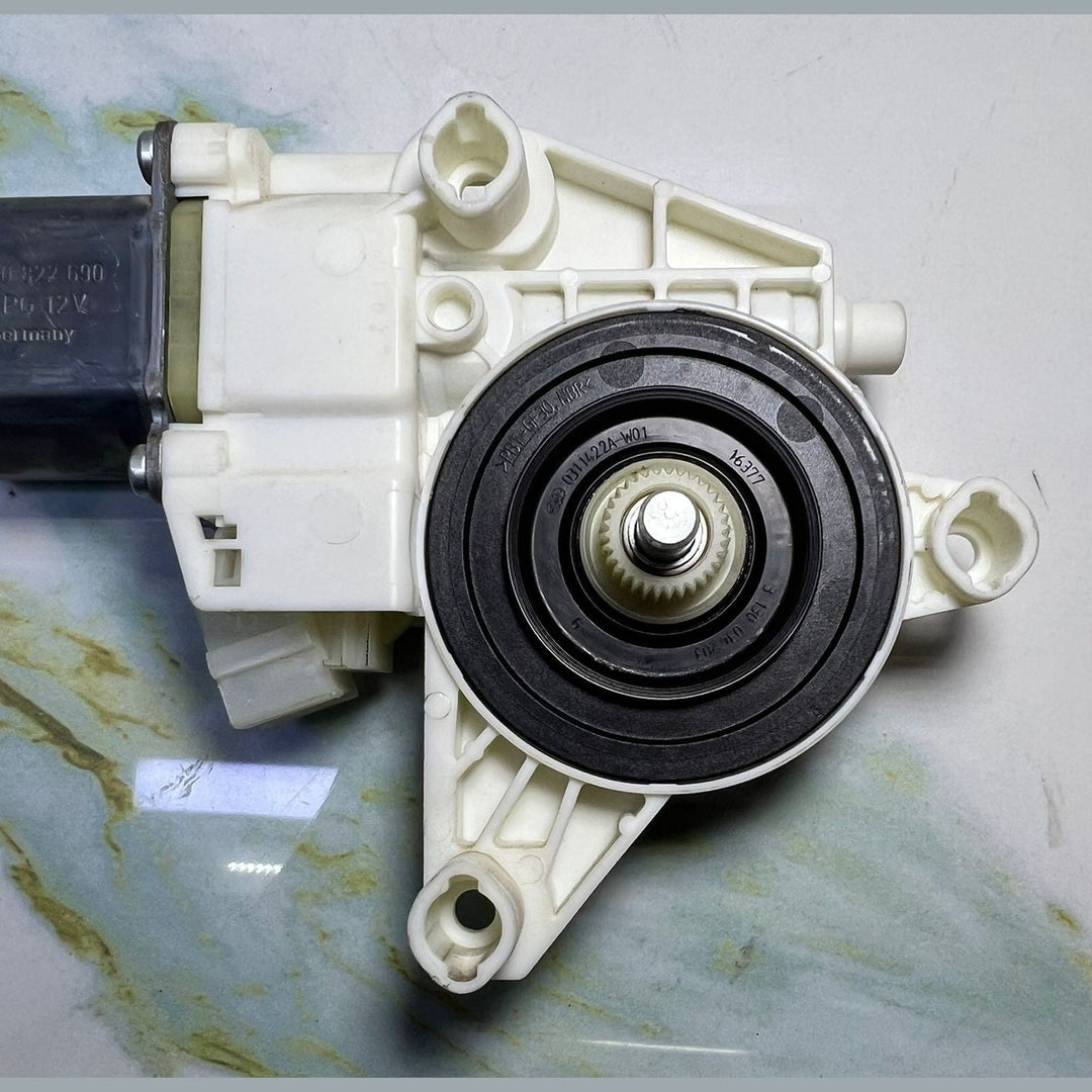 13-18 Mercedes-Benz W246 B-Class CLA Window Motor Front Left Side A246 9065100
