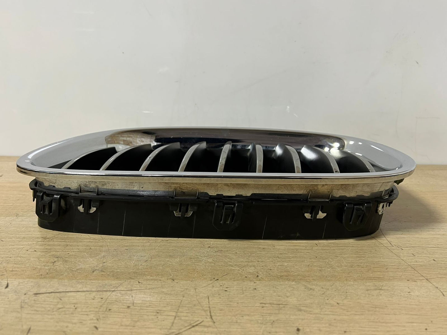 BMW 5 Series GT F07 2009 Front Left Upper Bumper Grille Trim Chrome OEM 7200169
