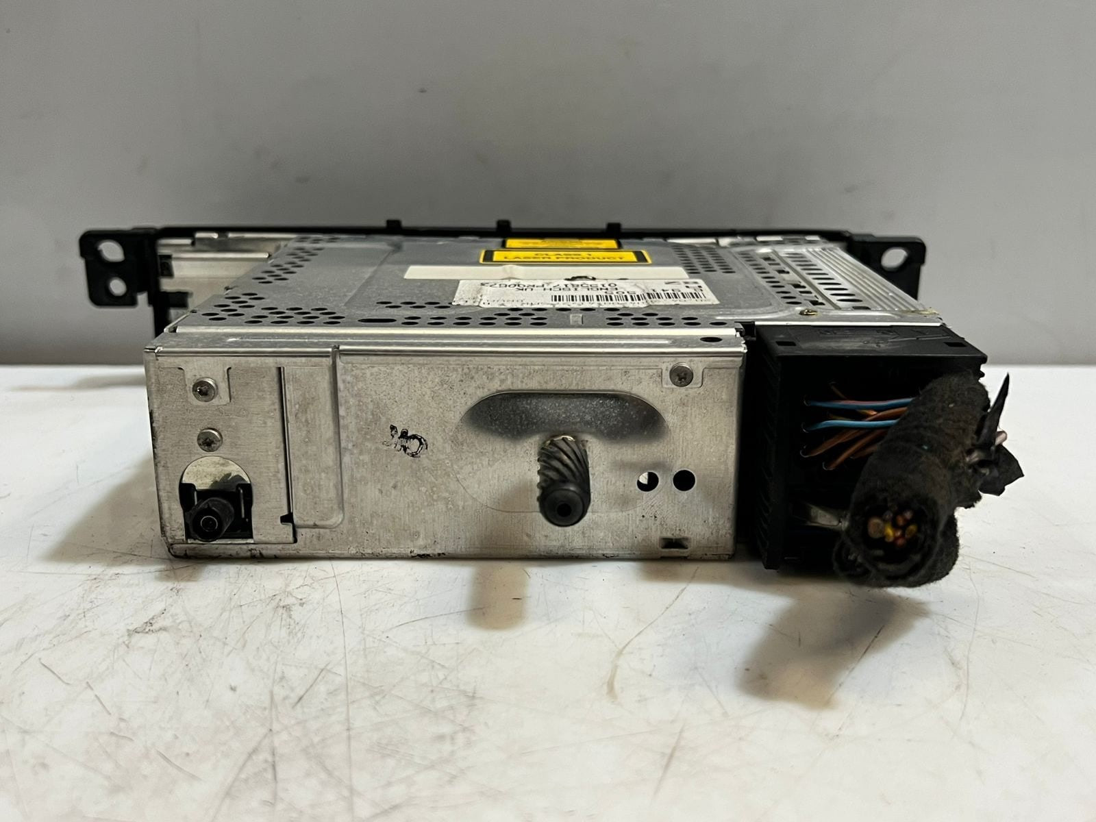 02-06 BMW 325i 3 Series E46 Radio AM FM Business Single Disc CD Player 6941505