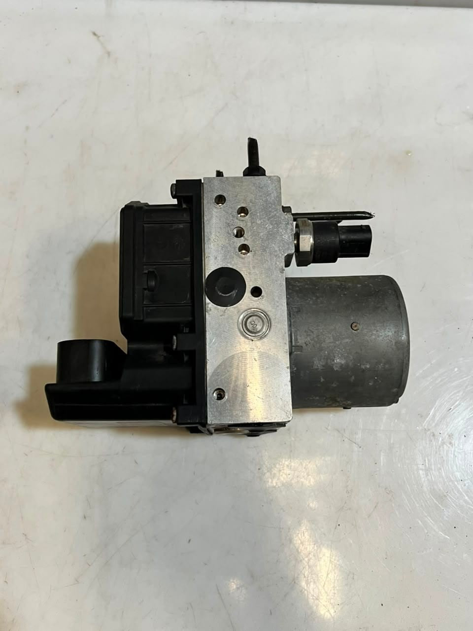 2001-2006 BMW 7 Series E65 E66 E67 Abs hydraulic Pump 6764448 OEM