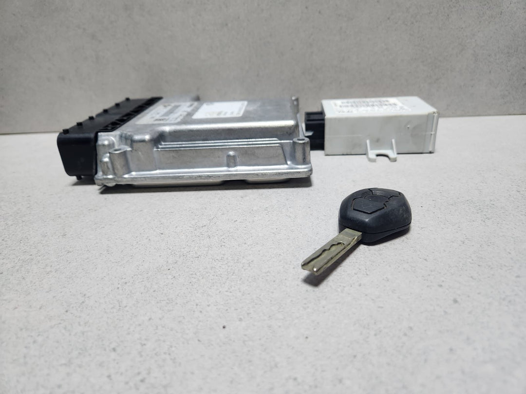 2004-2011 BMW X3 E83 Engine Control Unit 7809196  X3 E83 LCI BMW X3 2.0d ECU SET