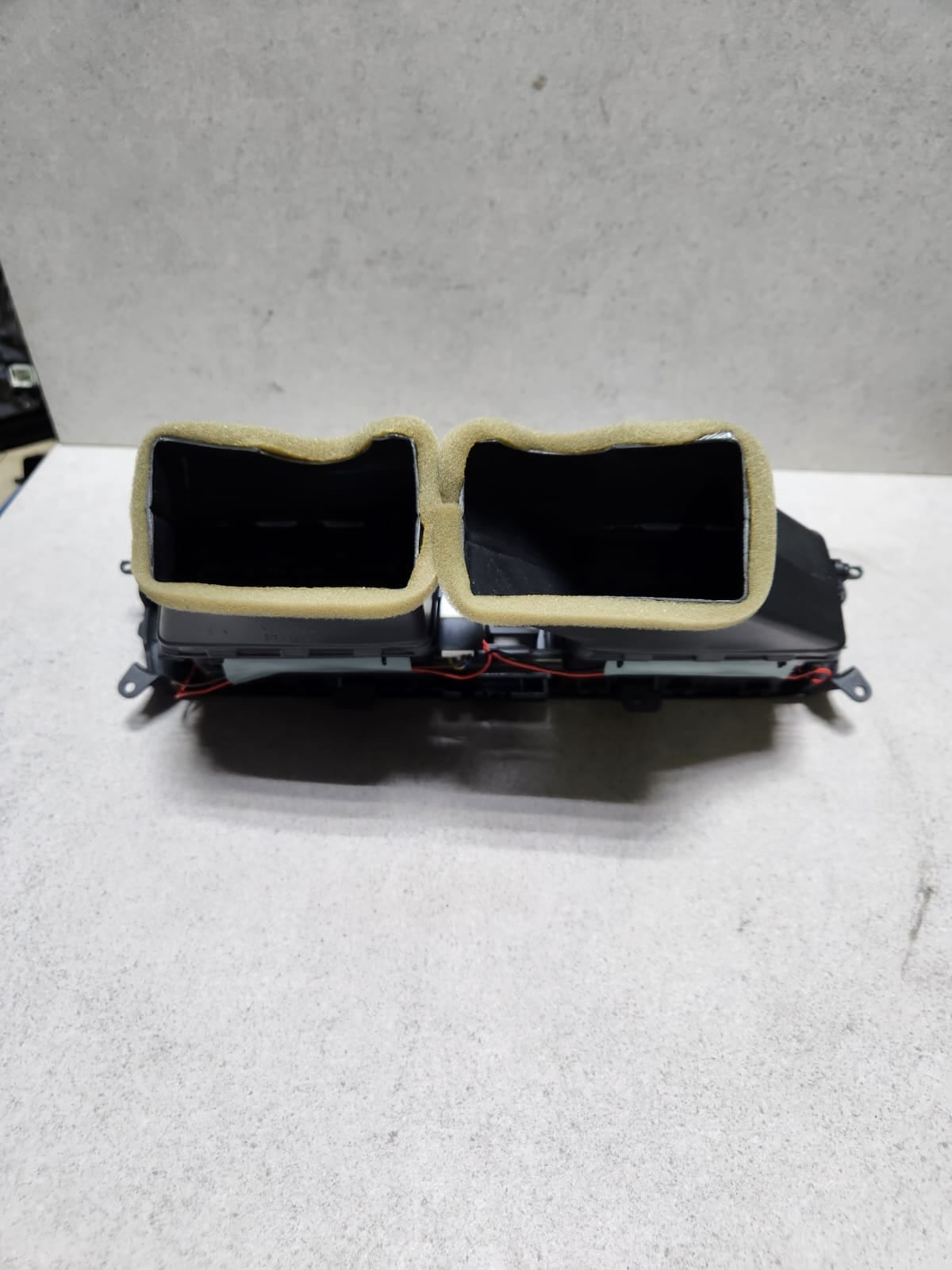 BMW Center Dash Air Vent 9209136 F10 F11 F12 F10 F11 F12 AFTERMARKET