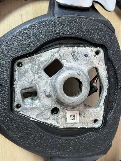 2012 BMW 528i Steering Wheel 6102240 F10 F07 F01 5 Series and 7 Ser