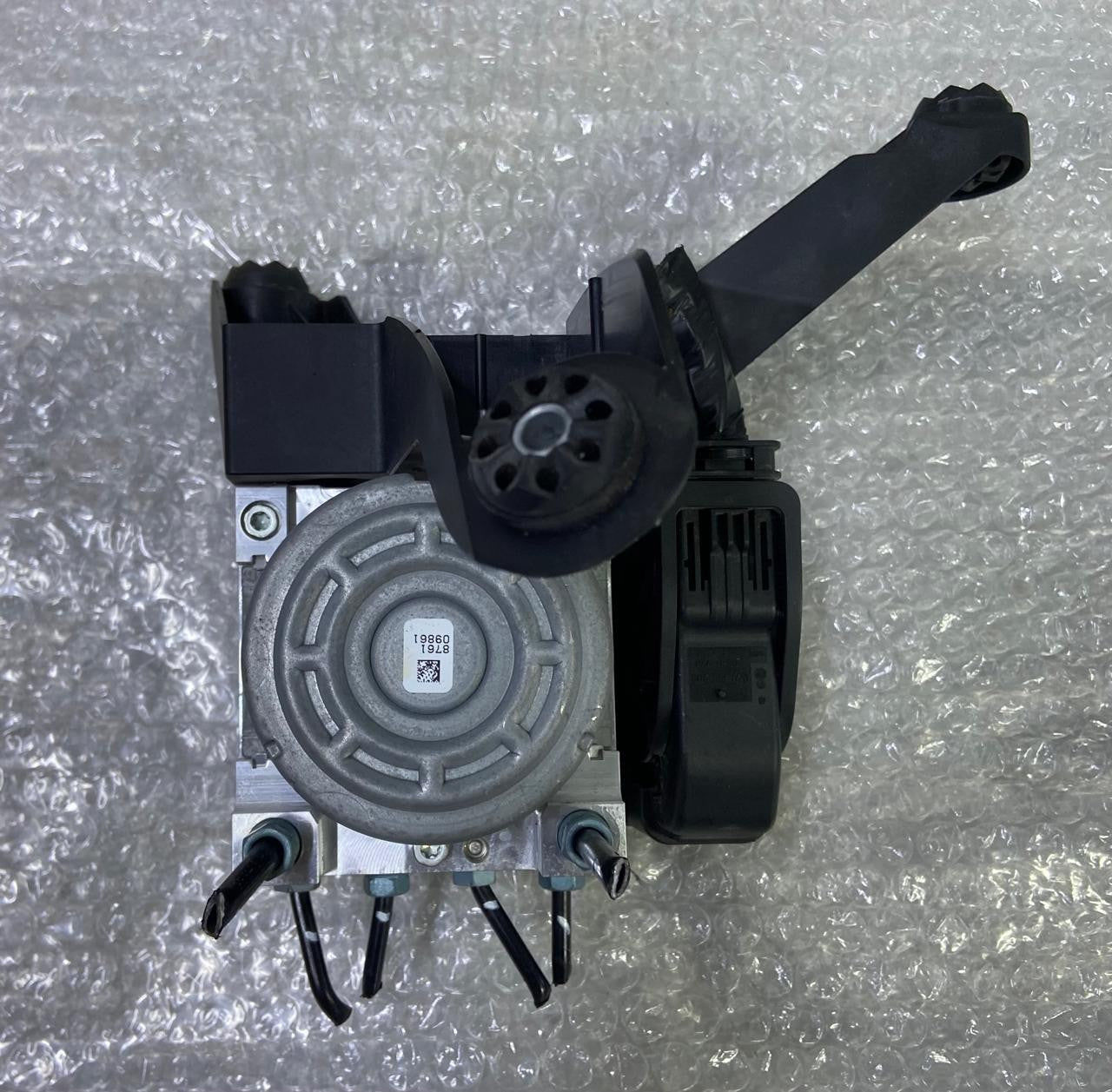 OEM BMW i3 0.6 Hybrid 125Kw ABS Pump Assembley 6883348 6883347