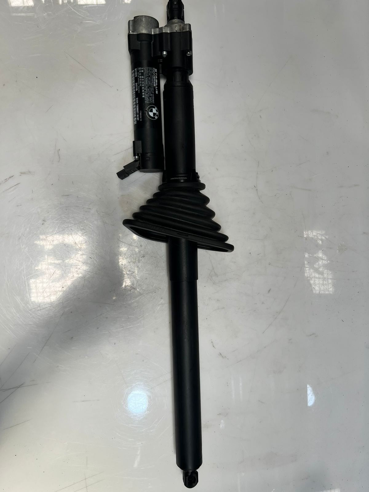 BMW F36 3 4 Series Gran Coupe Tailgate Strut REAR Left Electric 7330627 OEM