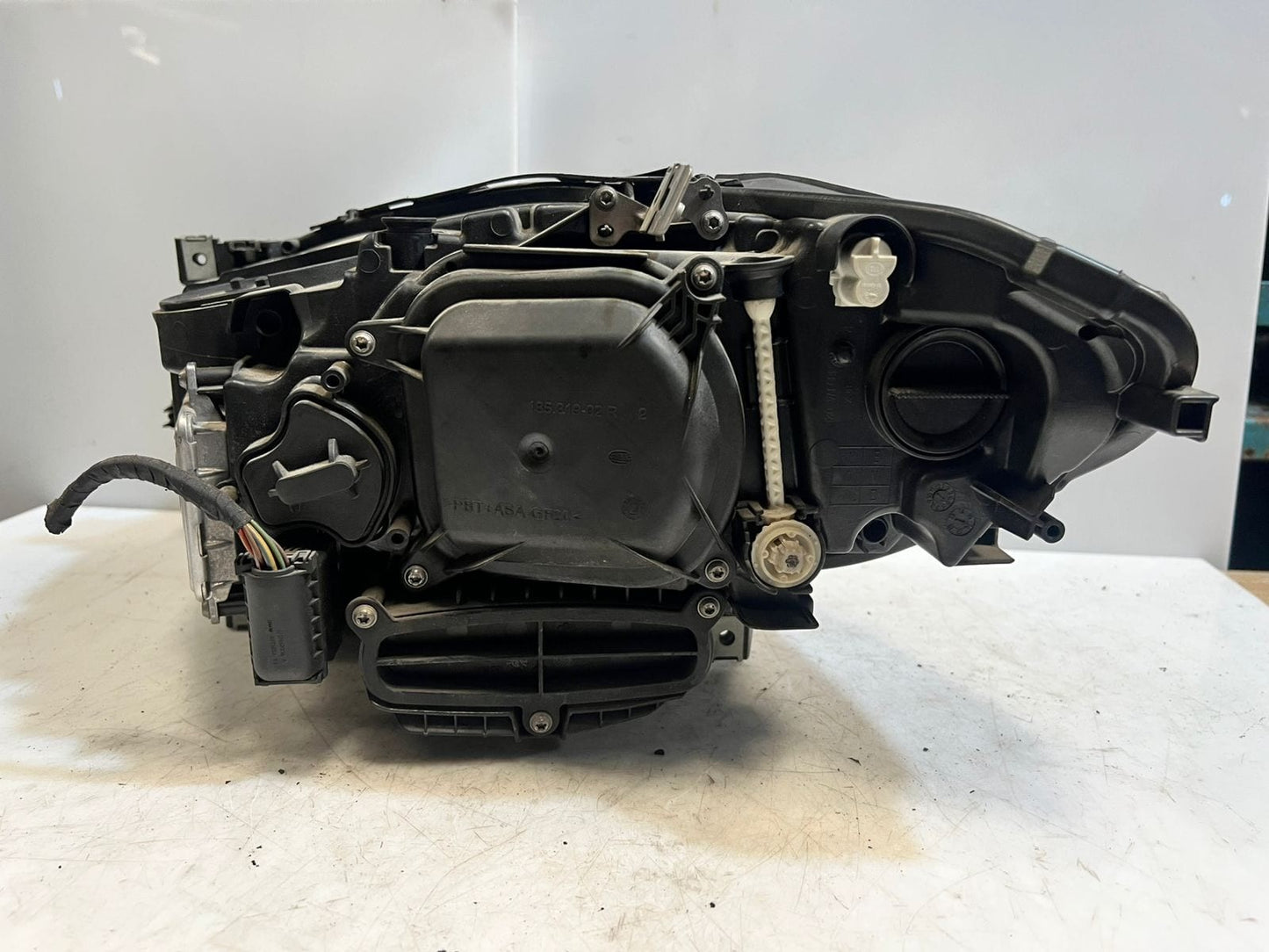 BMW 5 Series F10 F11 Xenon Adaptive Headlight FR ECE Bi Xenon 7317134 7317133